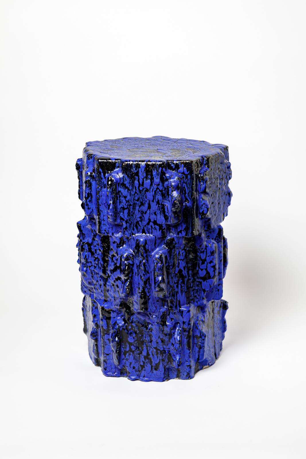 Taburete de gres esmaltado azul de Jean Ponsart, 2025. Bellas artes en venta