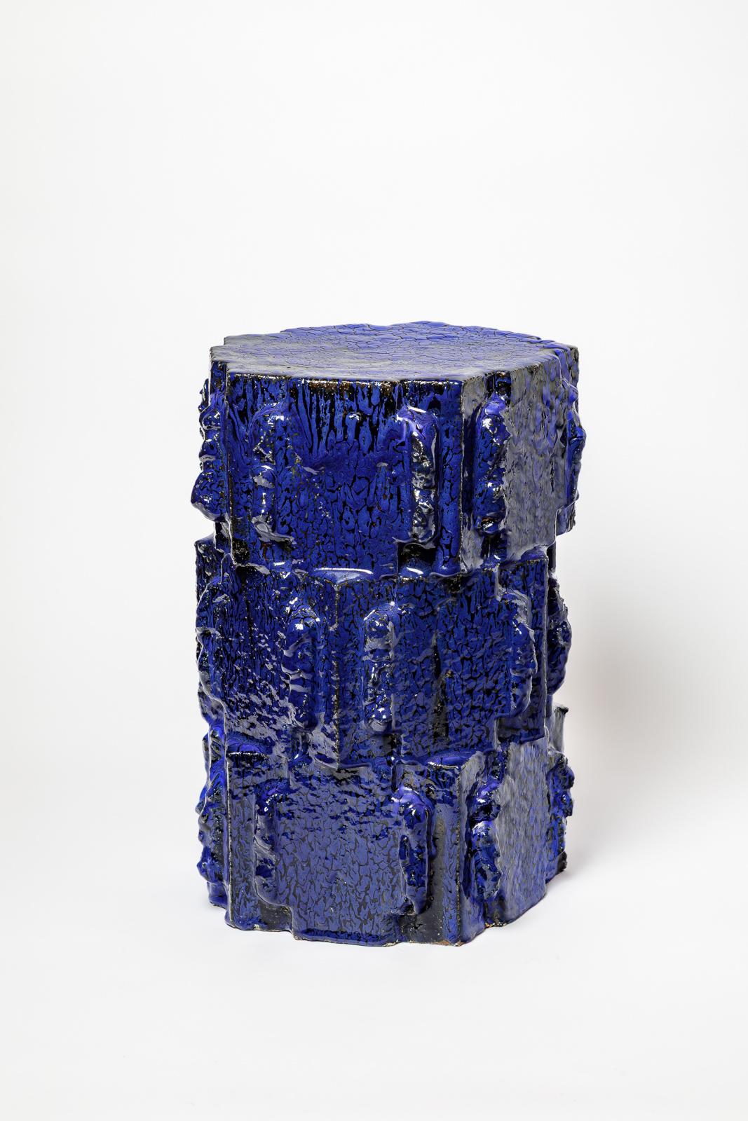 Taburete de gres esmaltado azul de Jean Ponsart, 2025. Bellas artes en venta