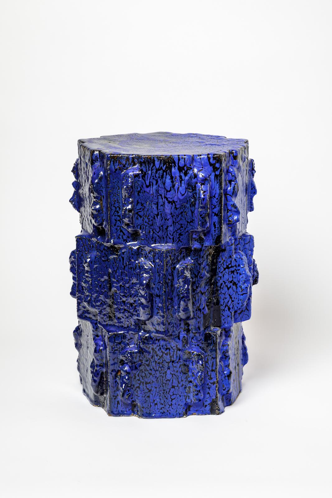 Taburete de gres esmaltado azul de Jean Ponsart, 2025. Francés en venta