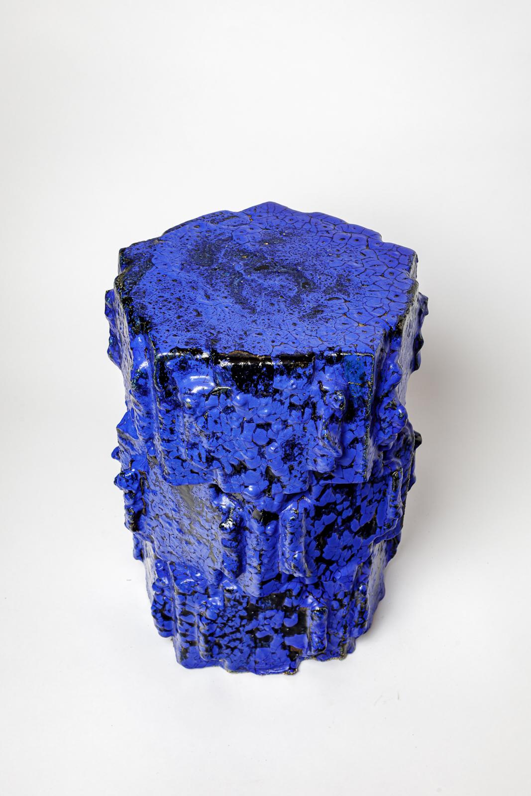 Taburete de gres esmaltado azul de Jean Ponsart, 2025. Siglo XXI y contemporáneo en venta