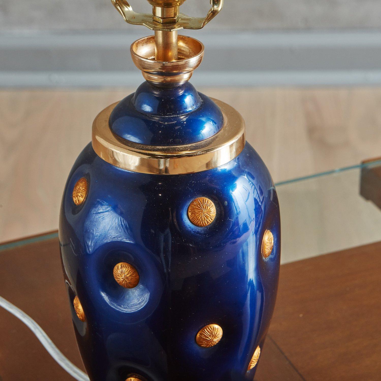 Vernissé Lampe en porcelaine émaillée bleue et or, Italie, années 1980  en vente