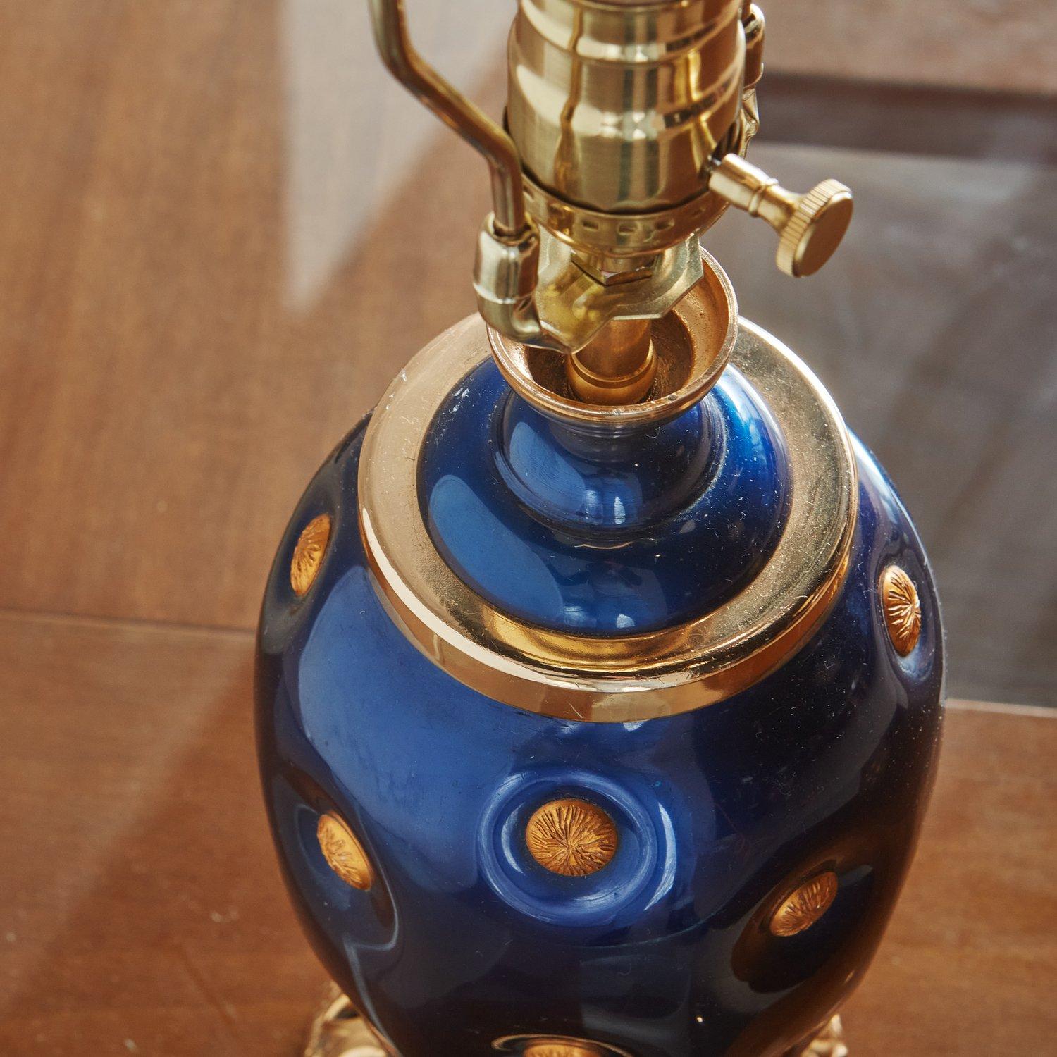 Métal Lampe en porcelaine émaillée bleue et or, Italie, années 1980  en vente