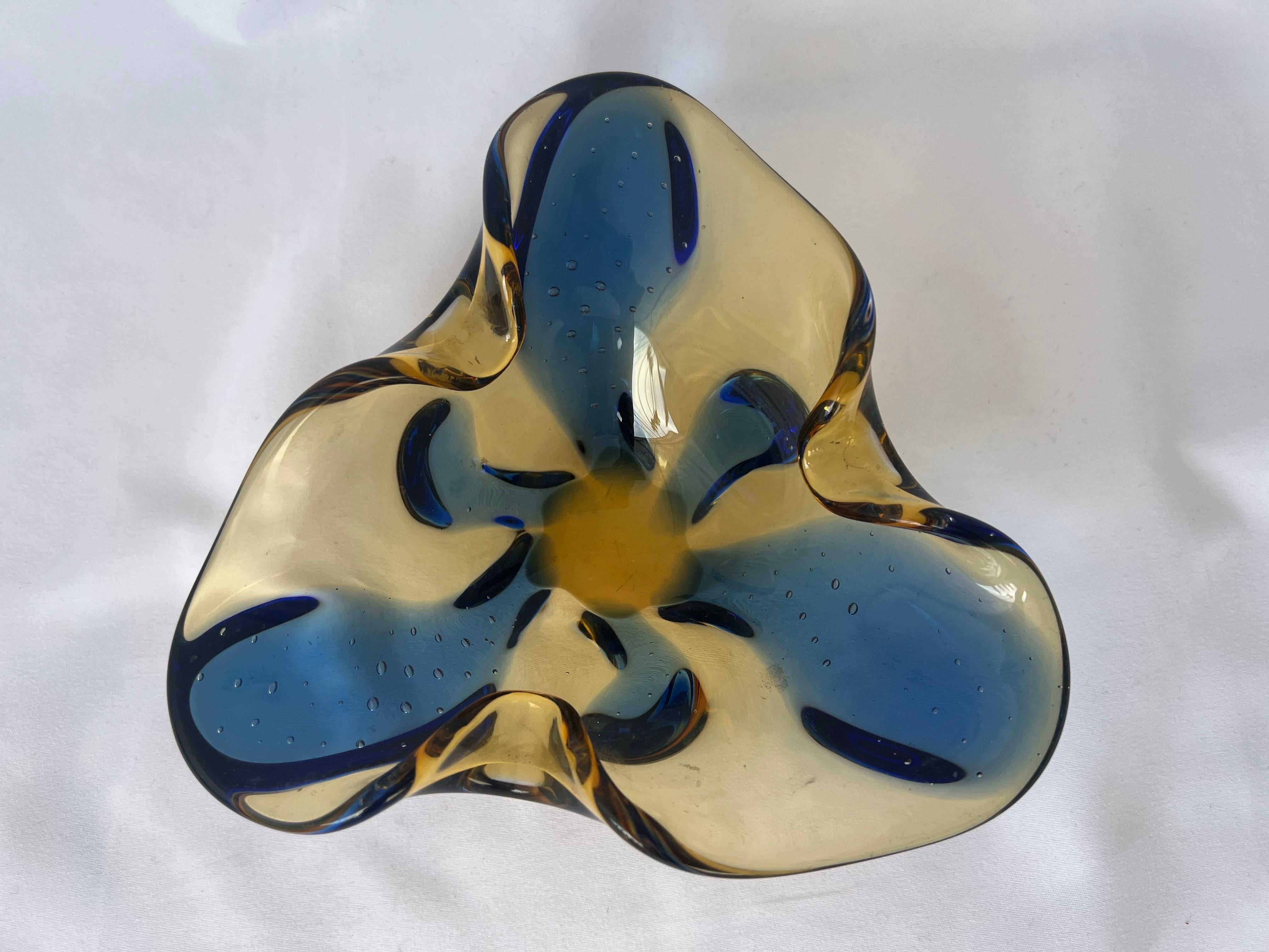Blaue und goldene mundgeblasene Muranoschale aus dem frühen 20. Jahrhundert im Angebot 2