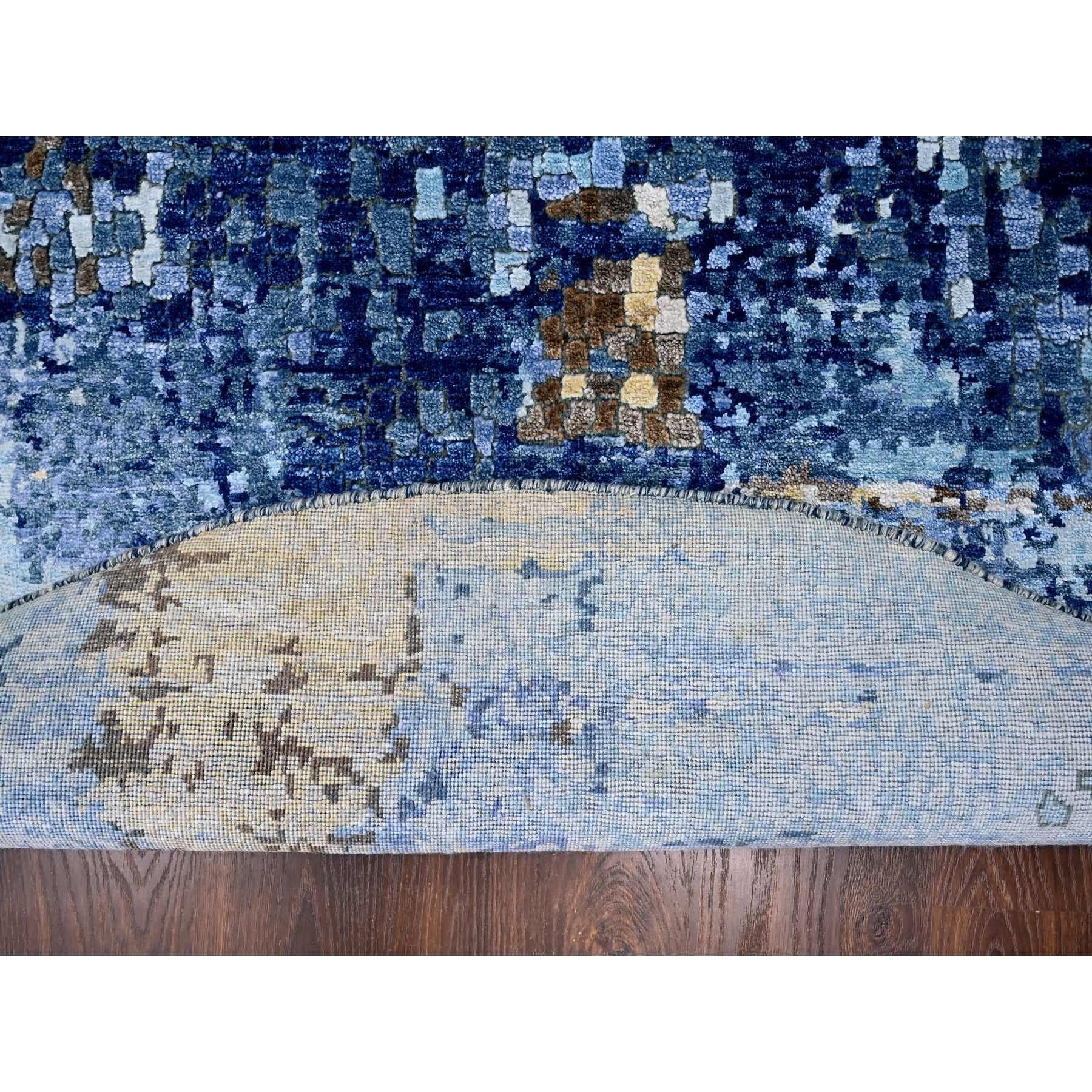 Moderno Tappeto in lana e seta blu-oro con design a mosaico e nodo persiano annodato a mano 7'9