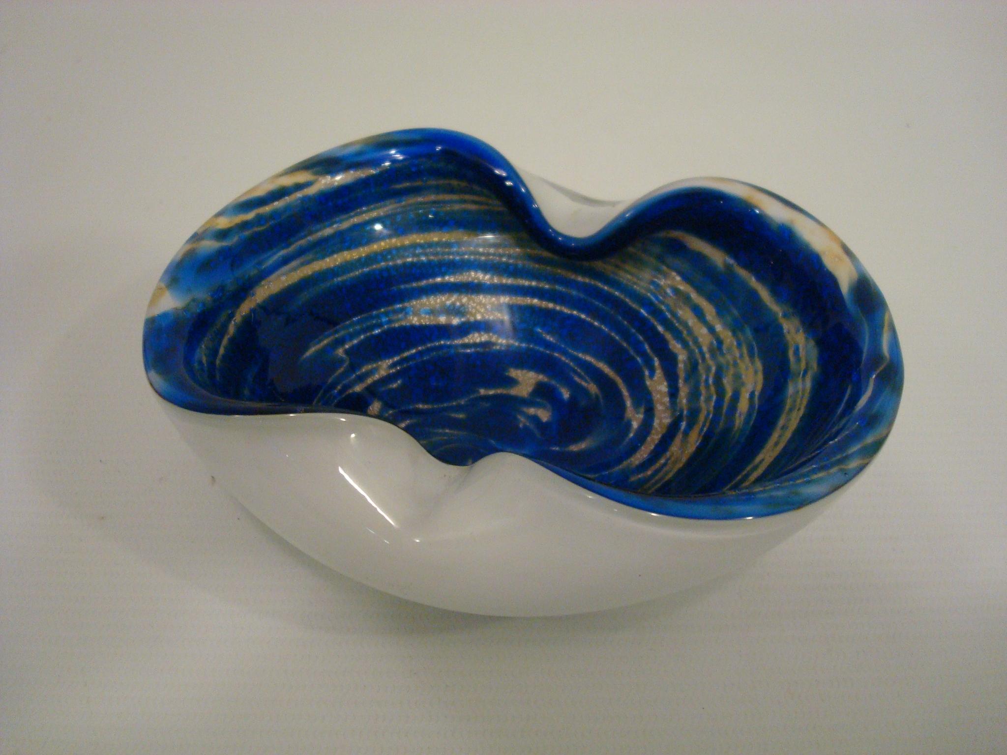 20th Century Blue & Gold Murano Art Glass Ashtray Jewelry Dish / Vide-Poche by Barbini, Italy For Sale