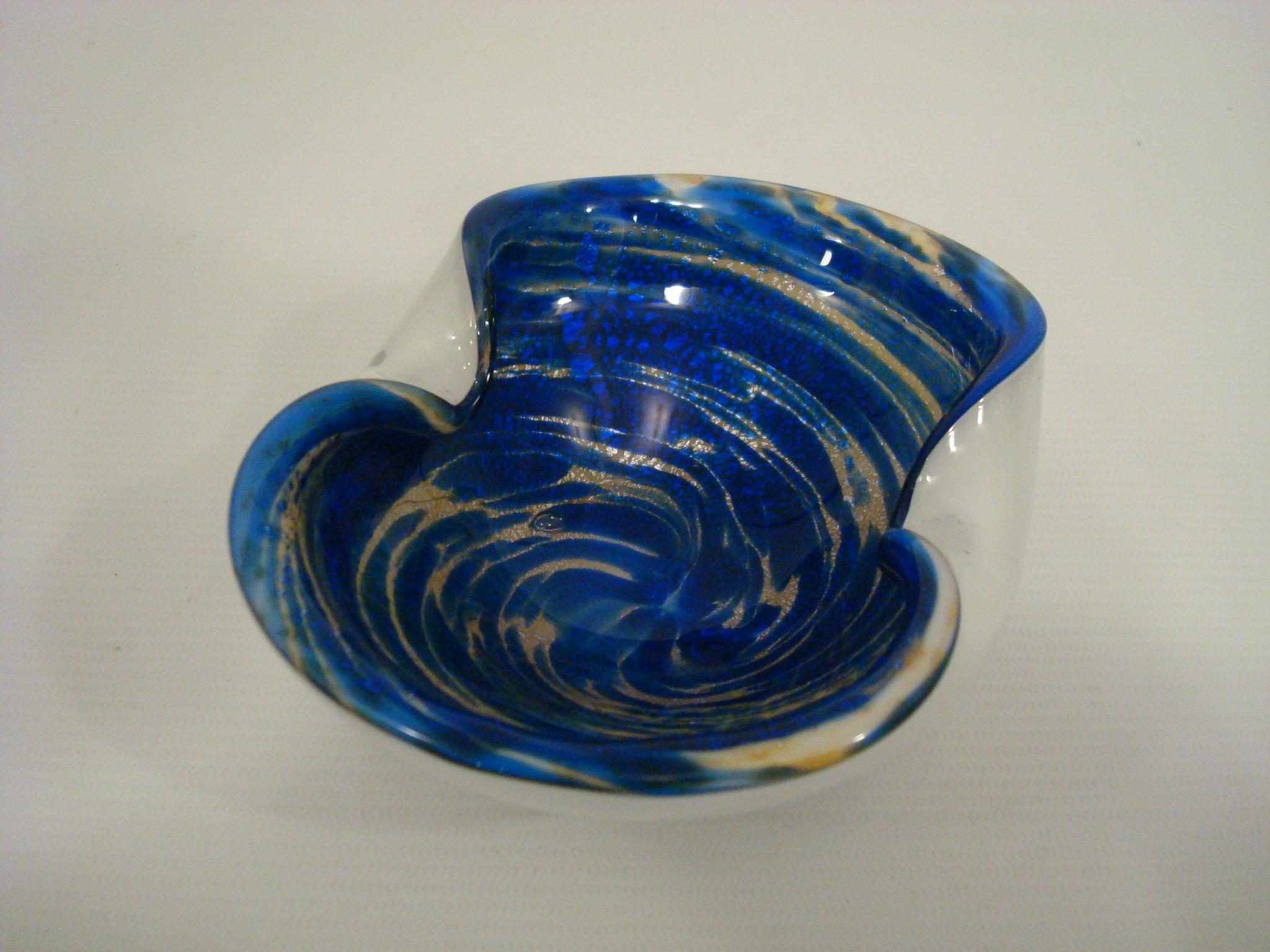 Aschenbecher/Schmuckschale aus Murano-Kunstglas in Blau & Gold von Barbini, Italien (Muranoglas) im Angebot