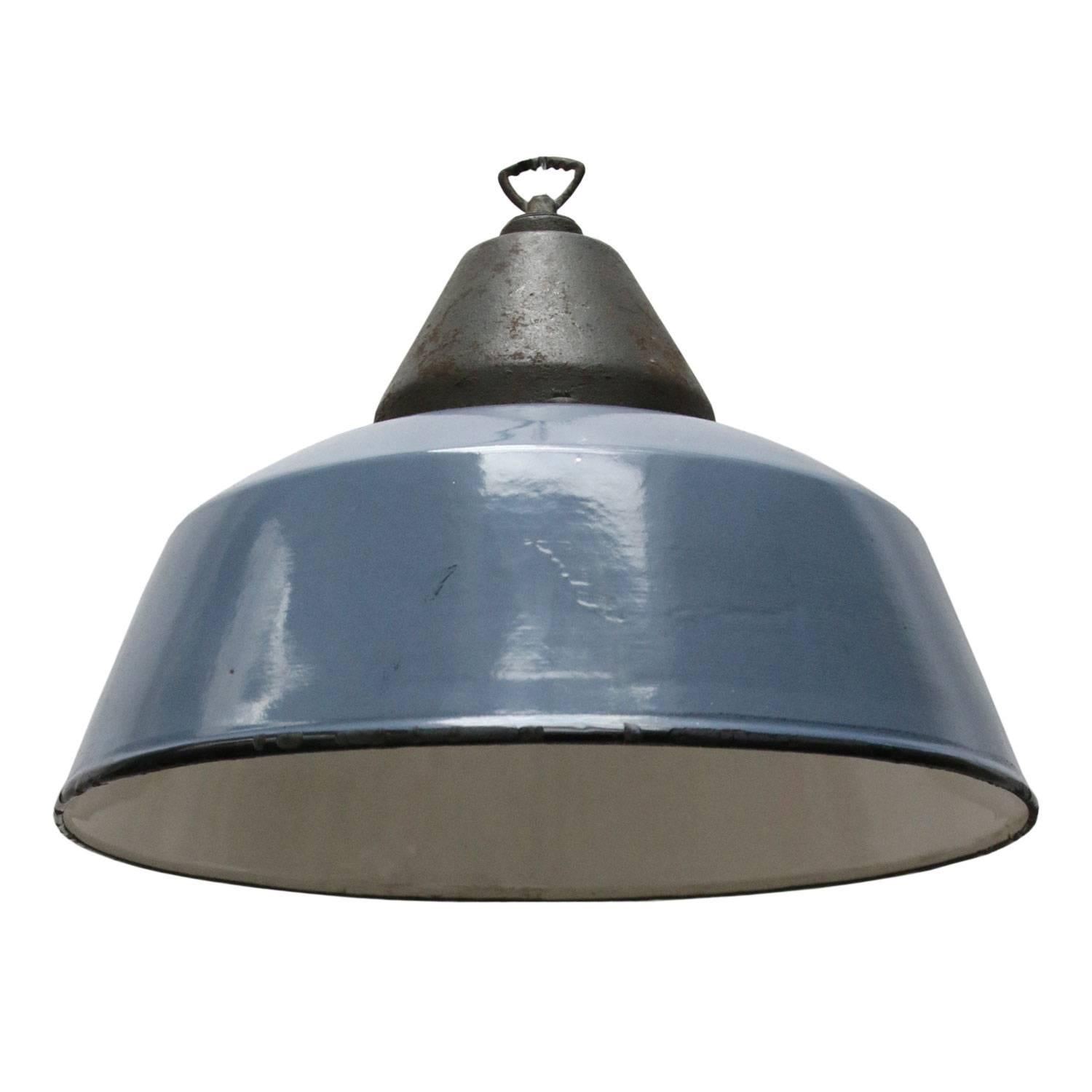 Factory hanging lamp. Blue enamel. White interior. Cast iron top.

Weight 5.0 kg / 11 lb

All lamps have been made suitable by international standards for incandescent light bulbs, energy-efficient and LED bulbs. E26/E27 bulb holders and new
