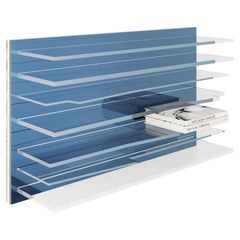 Bibliothèque Sapere bleu-gris de Migdalia Salazar, étagère en acrylique miroir