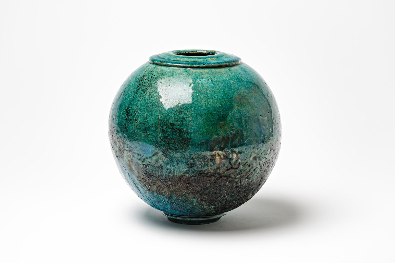 Beaux-Arts Vase boule en céramique émaillée bleu/vert et noir de Gisèle Buthod-Garçon, 1980-1990 en vente