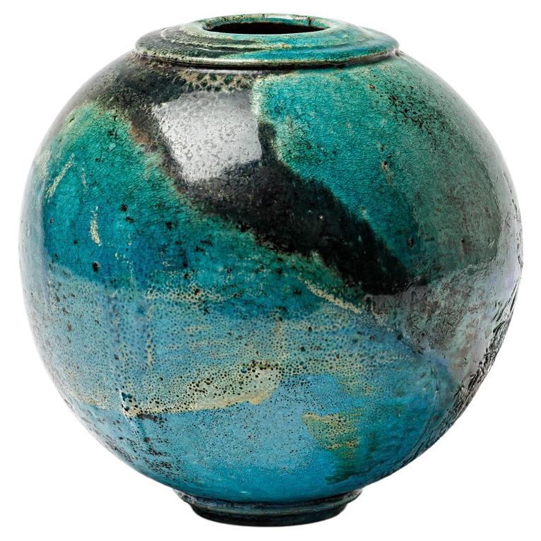 Vase boule en céramique émaillée bleu/vert et noir de Gisèle Buthod-Garçon, 1980-1990