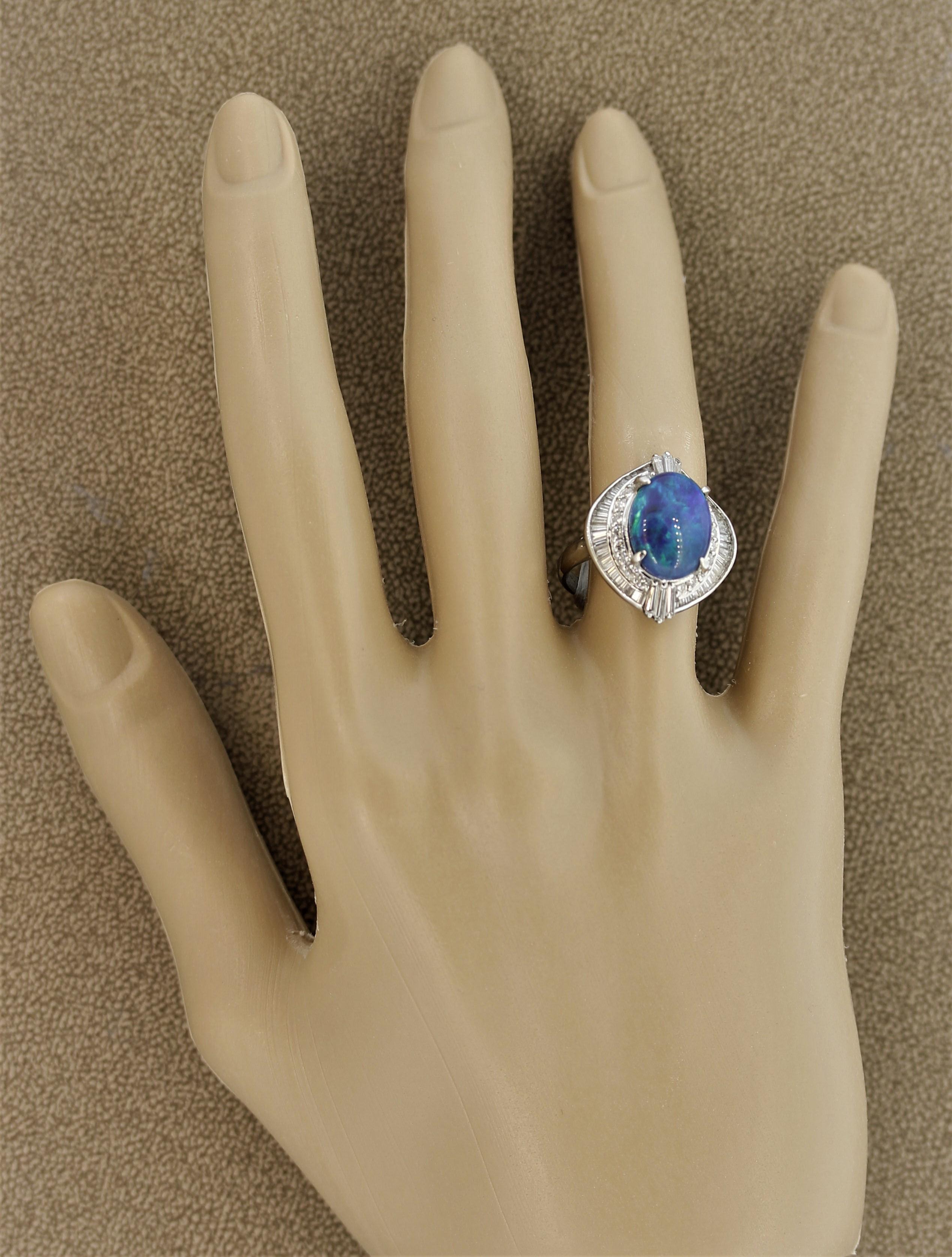 Anillo de Platino con Diamante y Ópalo Australiano Azul-Verde en venta 3