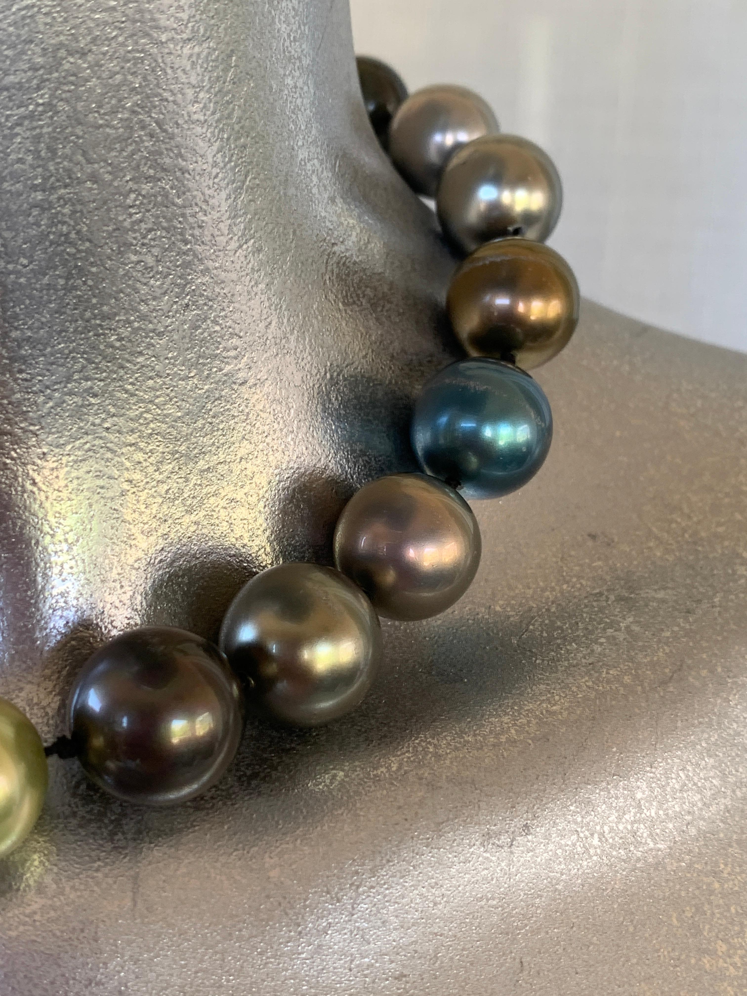 Blue Green Bronze Silver Glamorous Faux Pearl Necklae w/ Pavé Rhinestones For Sale 2