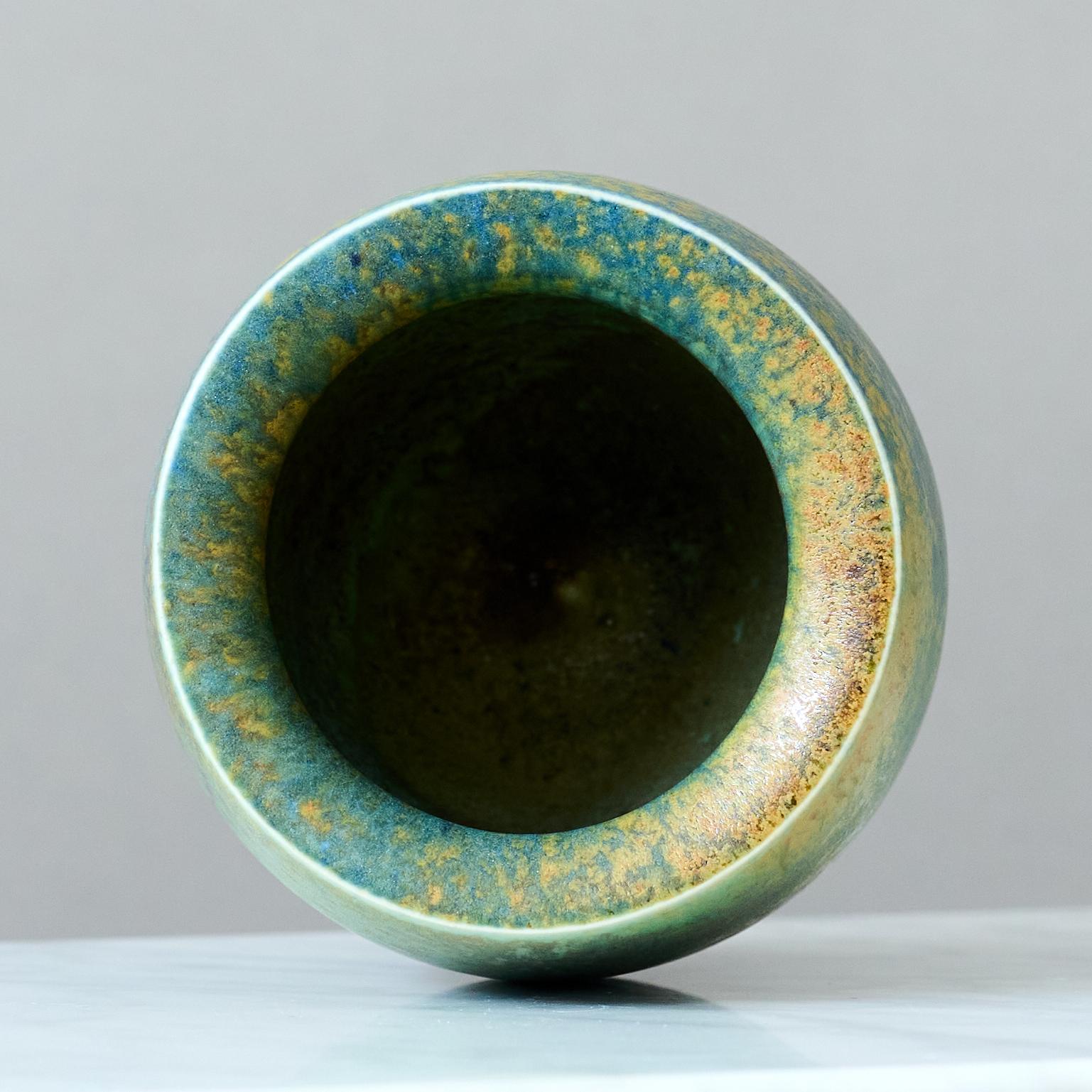 Svedese Vaso in gres a doppia parete blu e verde di Kaj Fogelberg, Svezia, anni '90 in vendita