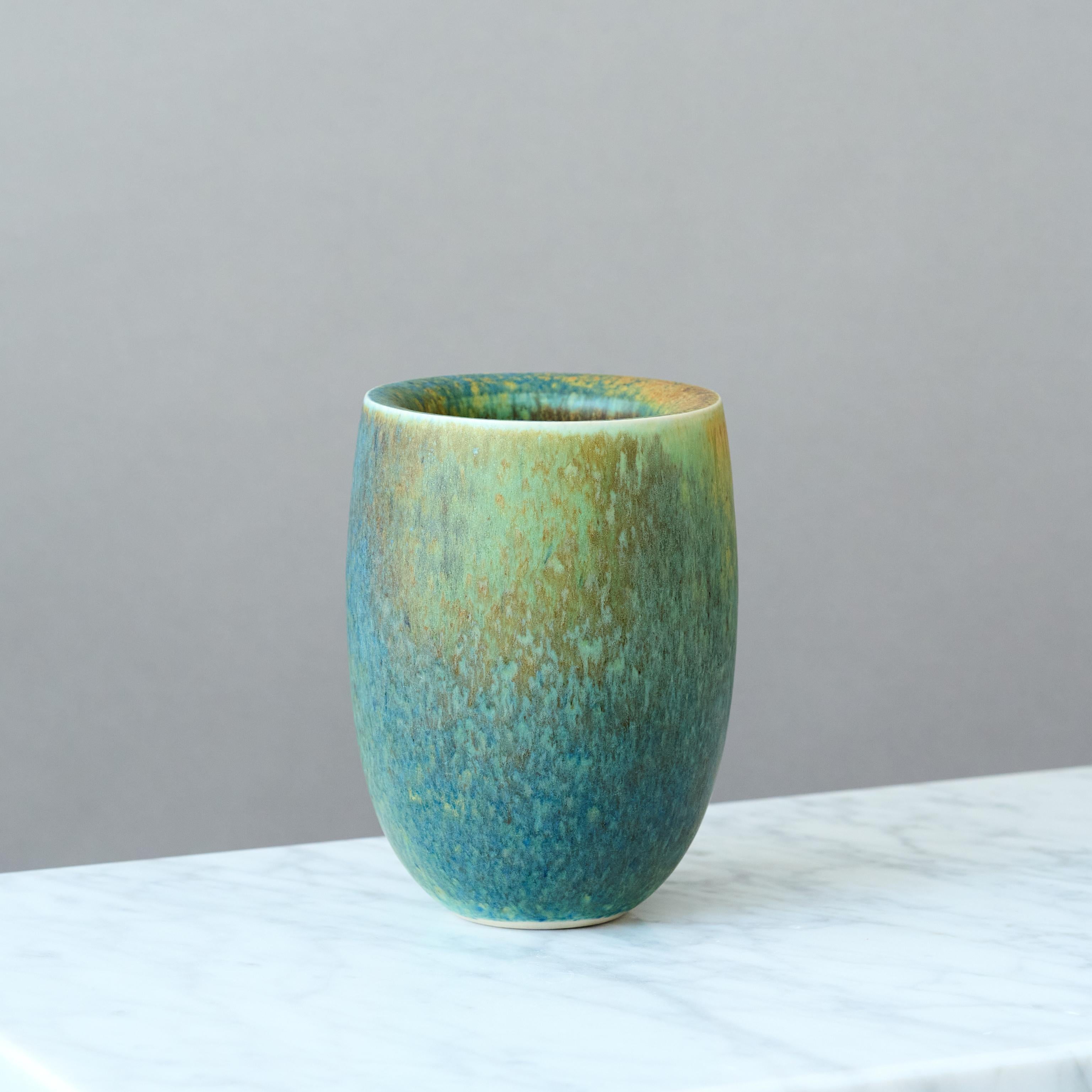 Vaso in gres a doppia parete blu e verde di Kaj Fogelberg, Svezia, anni '90 In condizioni buone in vendita a Malmö, SE