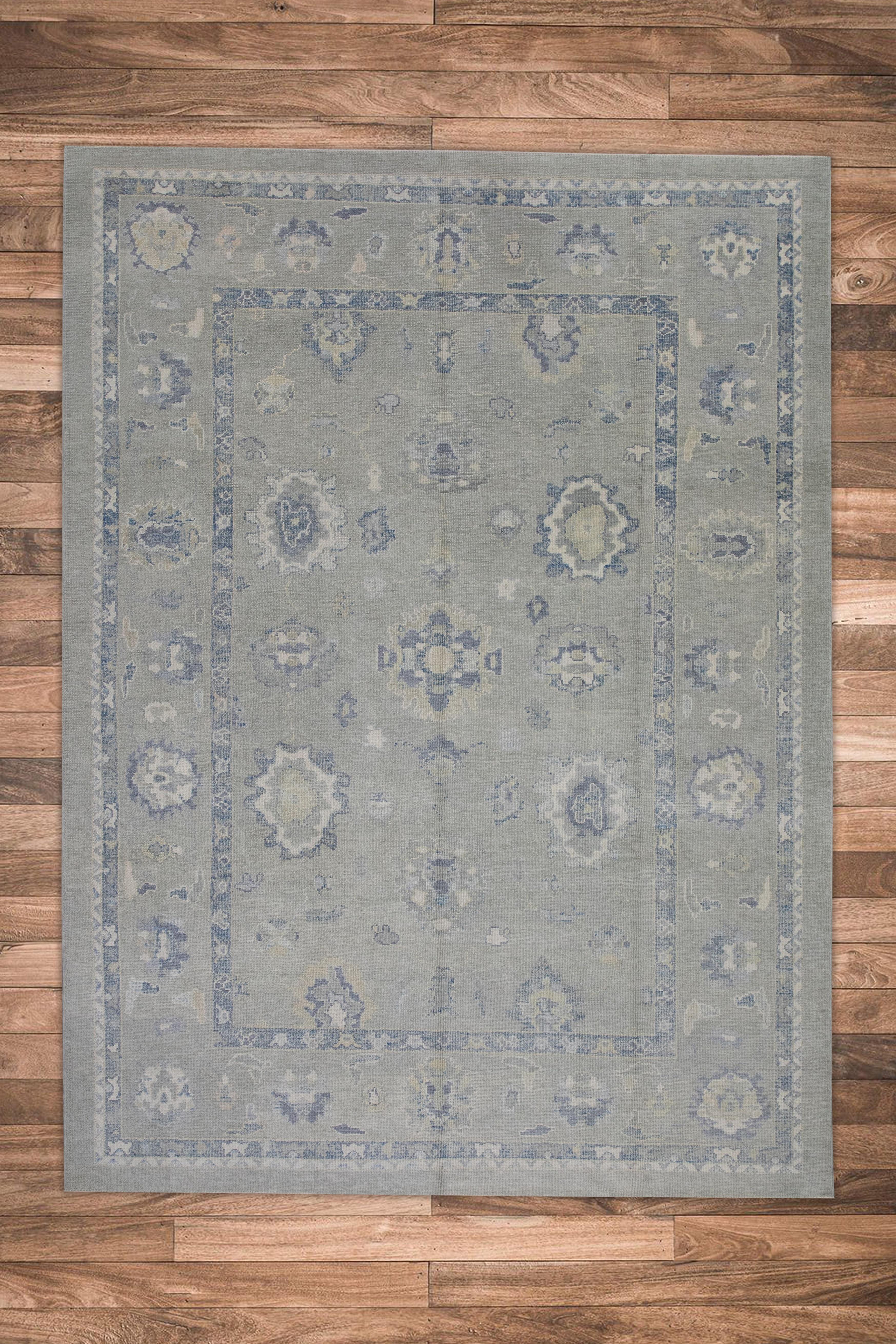 Handgewebter türkischer Oushak-Teppich aus Wolle in Blau & Grün mit Blumenmuster 8'10