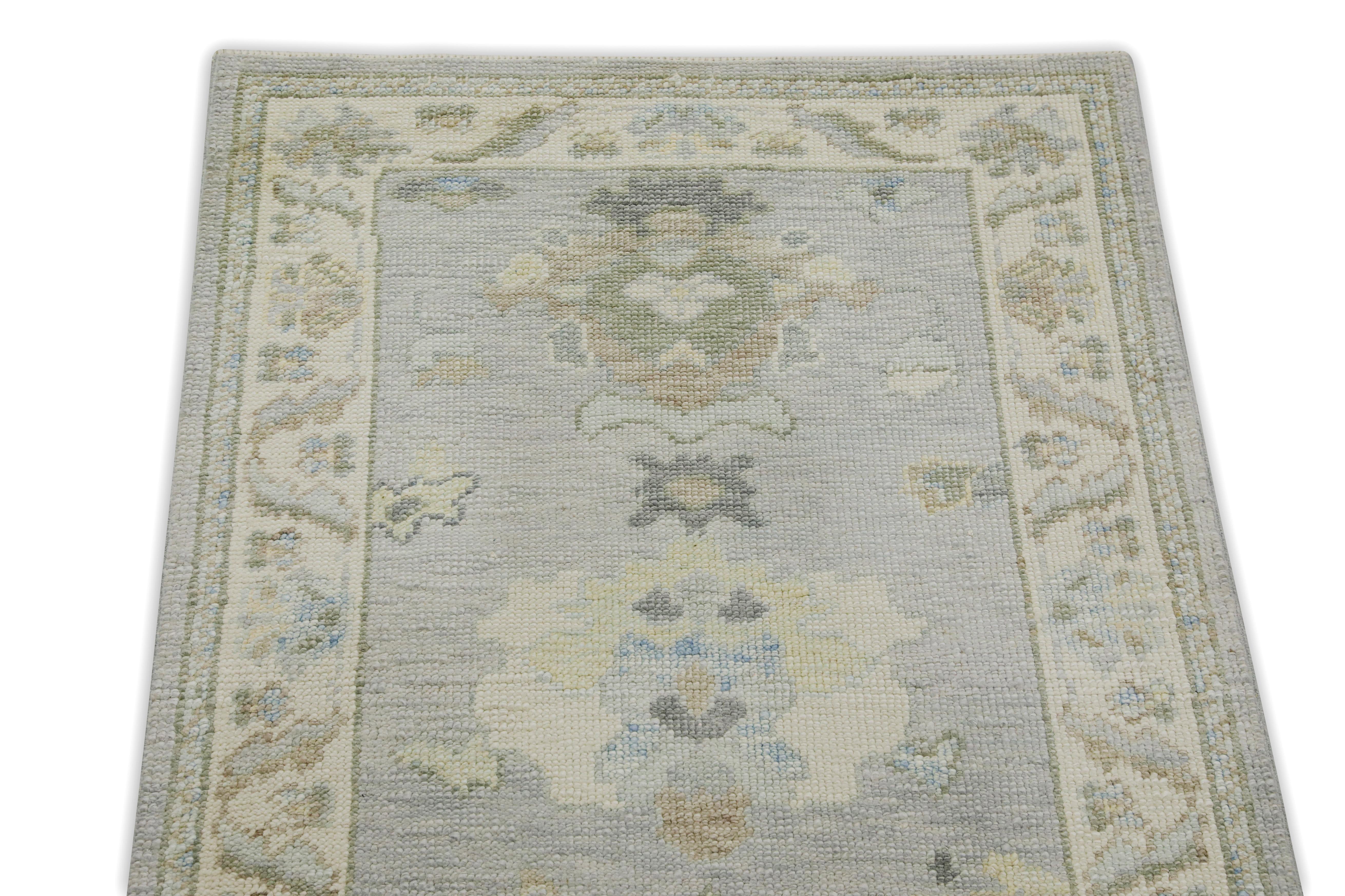 Türkischer Oushak-Läufer aus handgewebter Wolle in Blau & Grün mit Blumenmuster 2'9