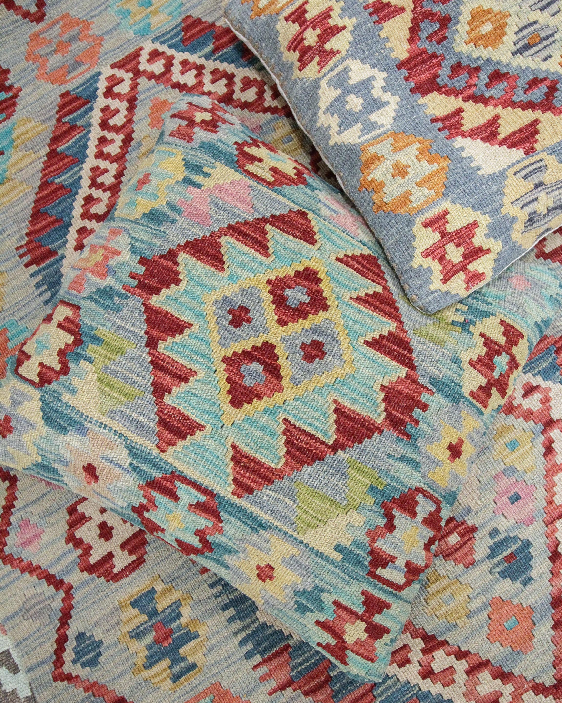 Blue Green Geometric Kilim Cushion Cover Handwoven Oriental Scatter Cushion In New Condition In Hampshire, GB