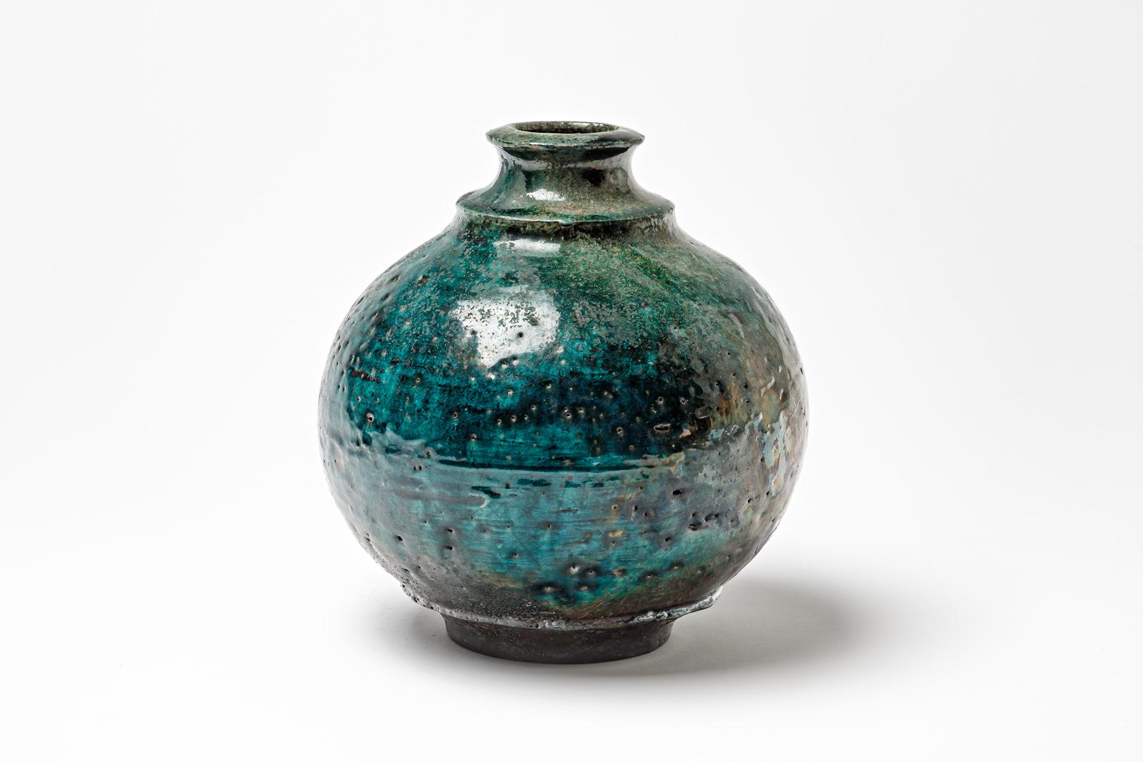 Français Vase en céramique émaillée bleu/vert de Gisèle Buthod Garçon, vers 1980-1990 en vente