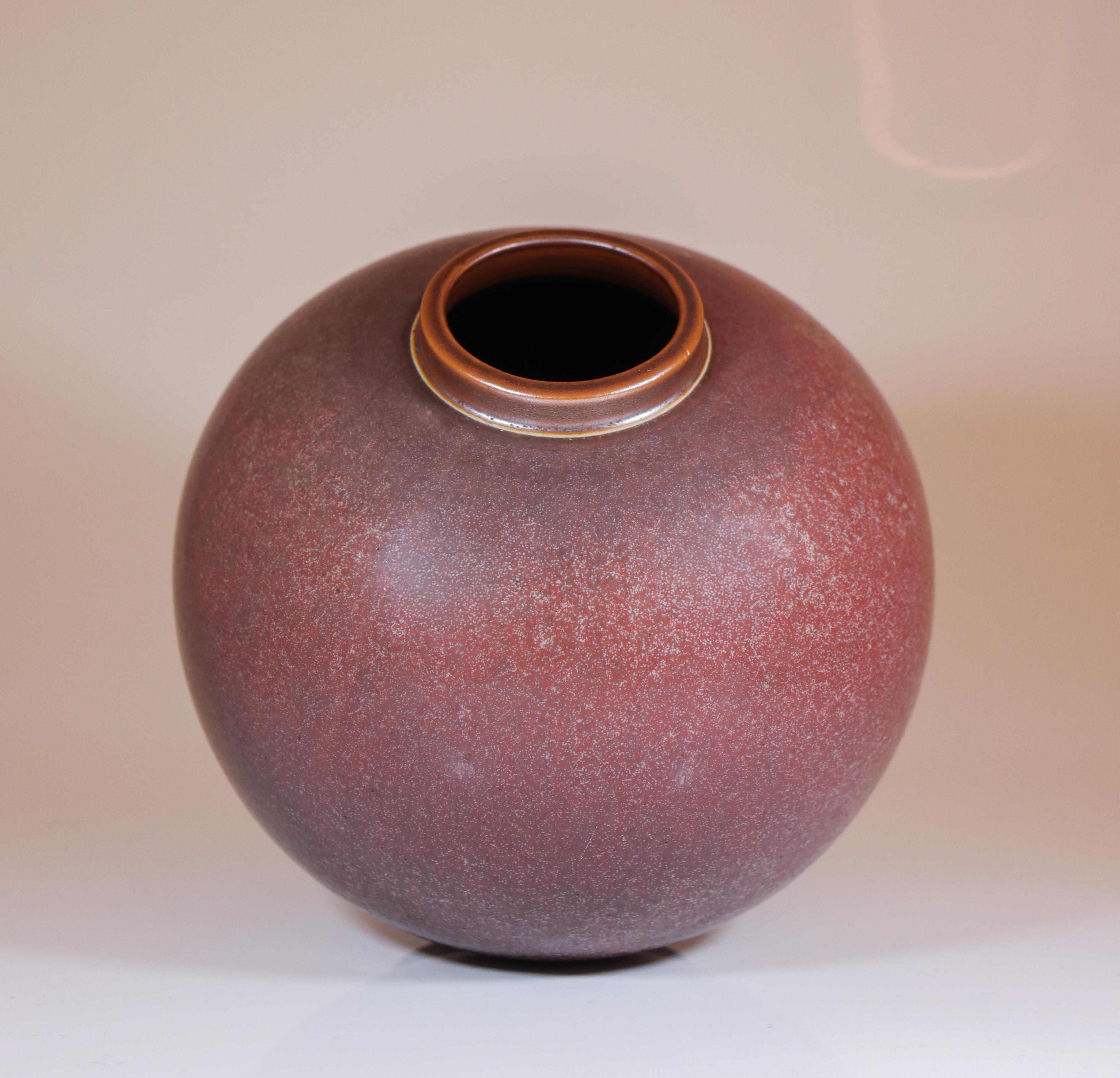 Stunning Red Stoneware Vase attributed to Gunnar Nylund Rörstrand For Sale 1