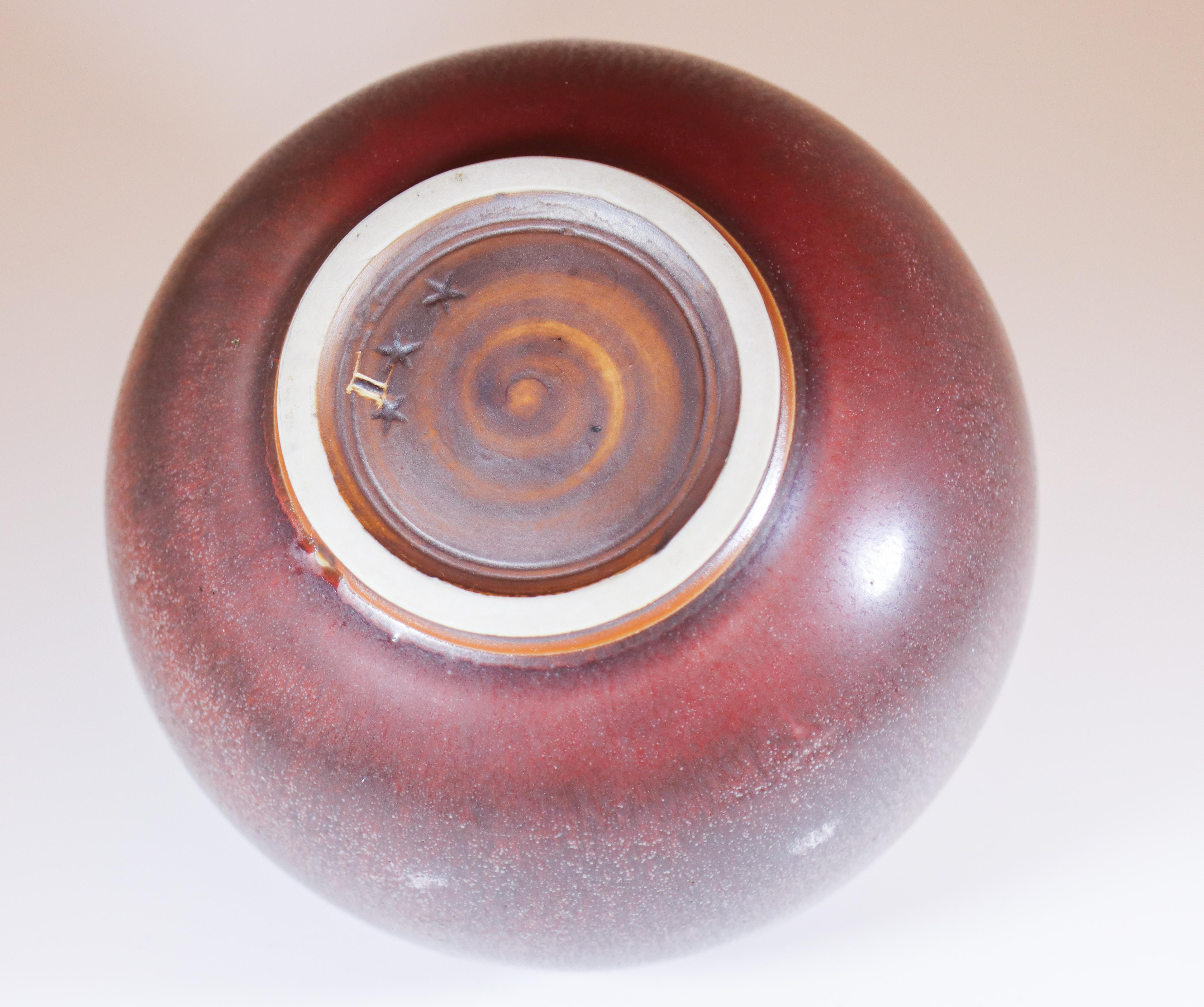 Stunning Red Stoneware Vase attributed to Gunnar Nylund Rörstrand For Sale 2