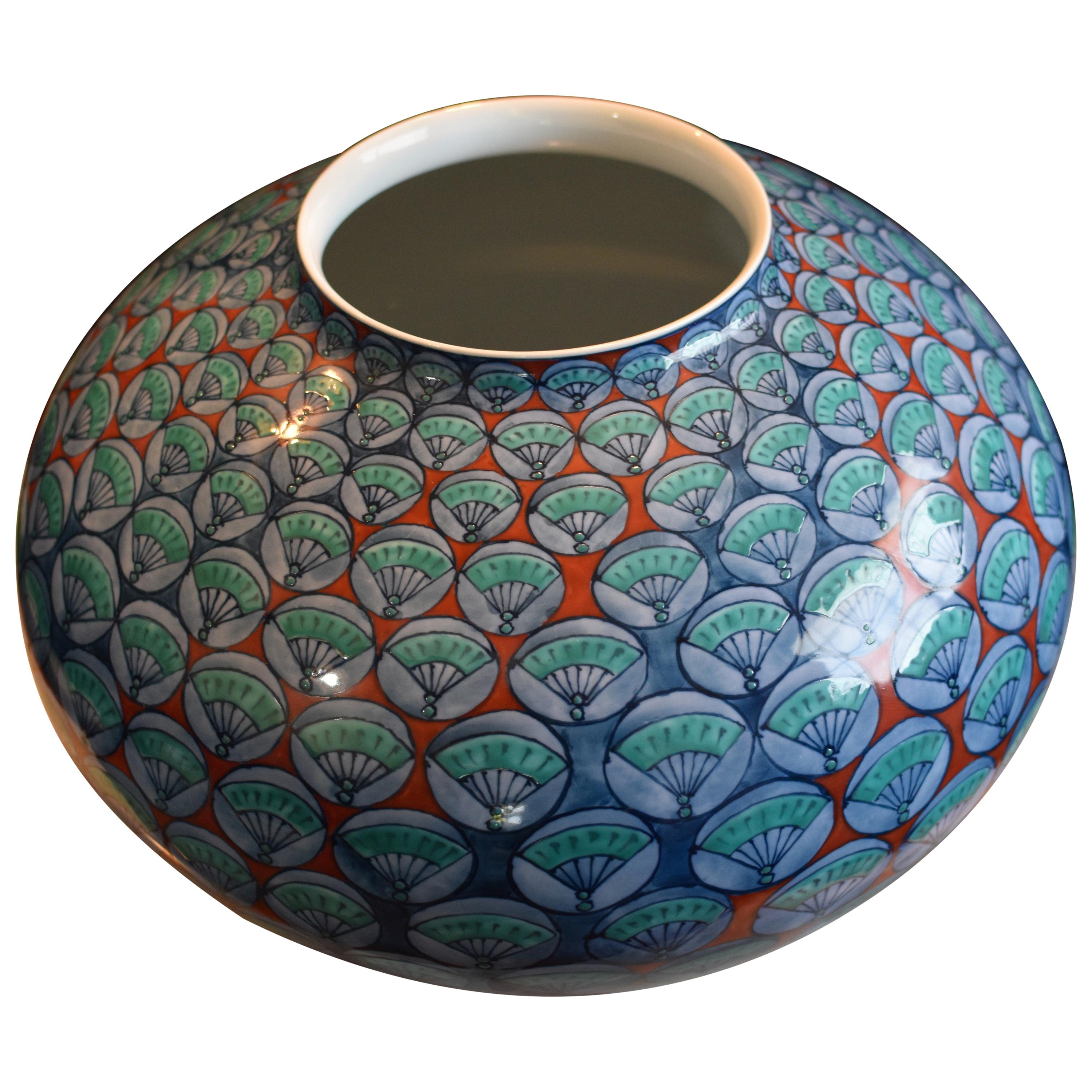 Vase en porcelaine bleu vert rouge par un maître artiste japonais contemporain