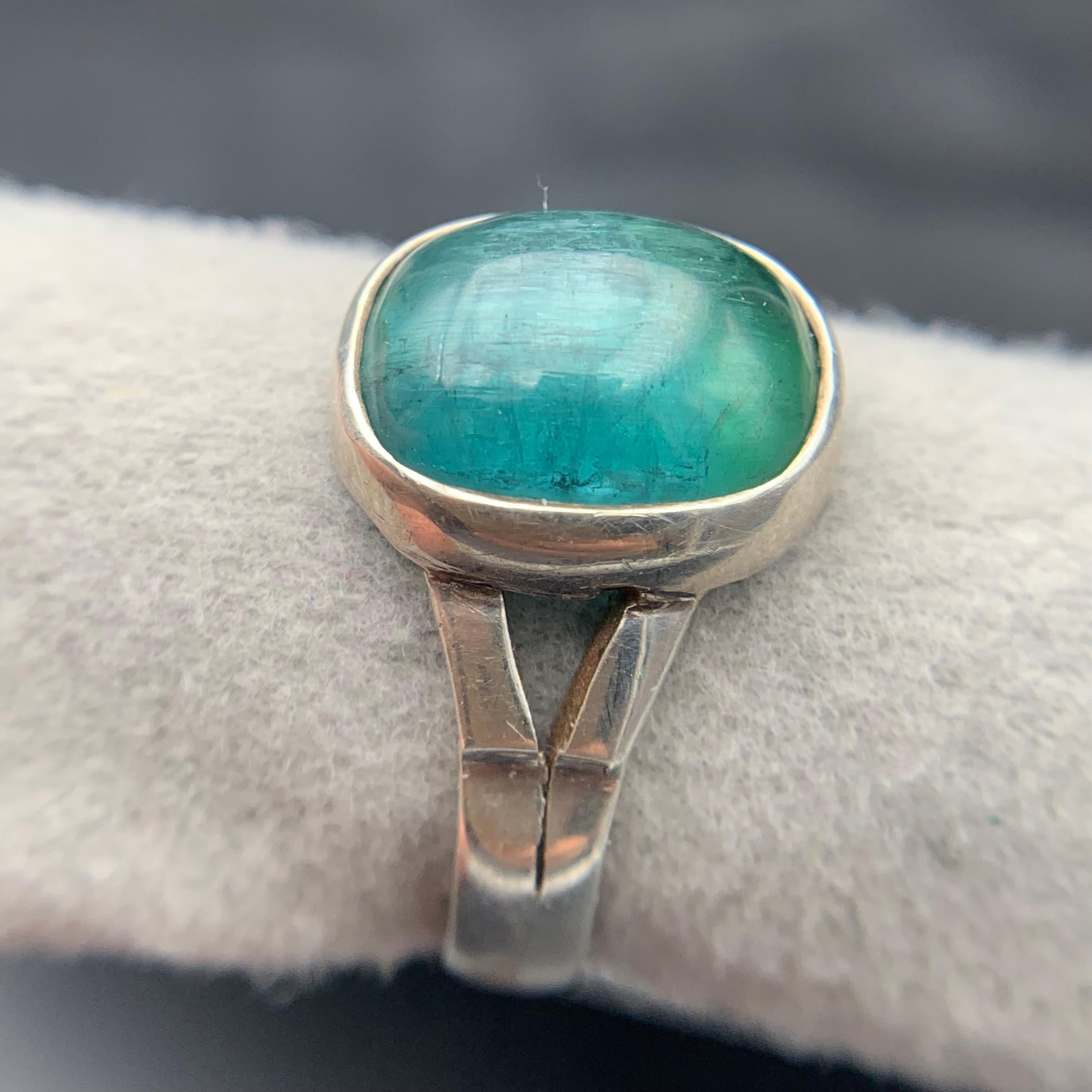 Cabochon Anello in argento 925 fatto a mano con tormalina verde blu e gemma naturale, misura 8,5. in vendita