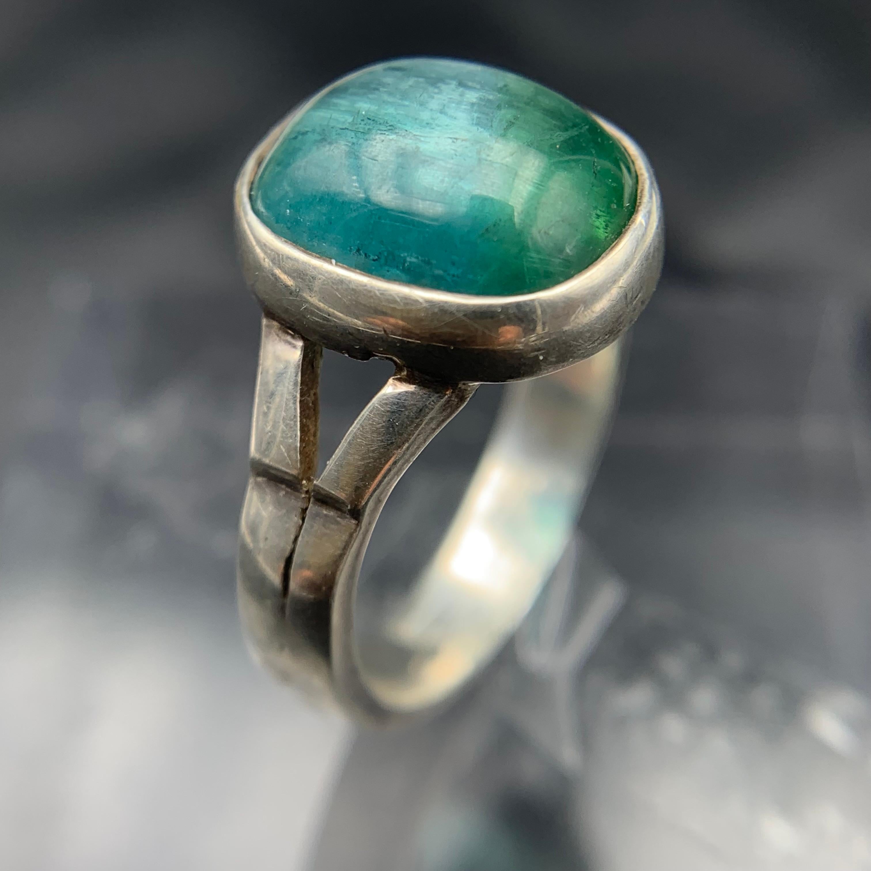Anello in argento 925 fatto a mano con tormalina verde blu e gemma naturale, misura 8,5. In condizioni Nuovo in vendita a Peshawar, PK