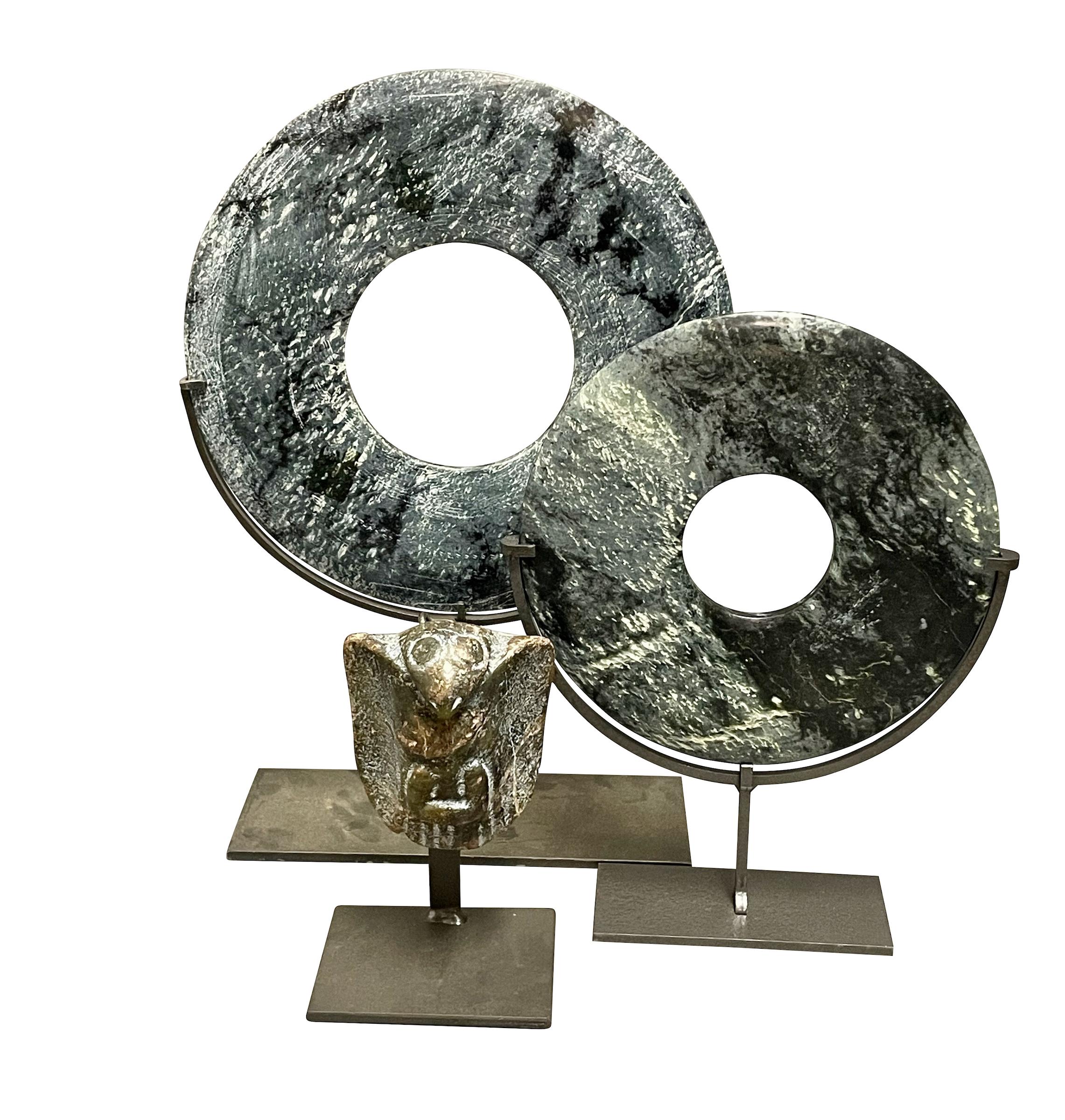 Blue, Grey, Black Set of Two Jade Disc Sculptures on Stands, China, Contemporary en vente 5