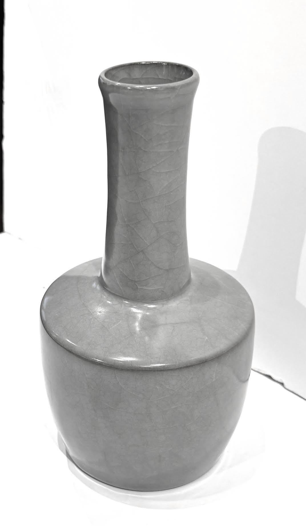 Cinese Vaso a forma di bottiglia smaltato blu/grigio, Cina, Contemporaneo in vendita