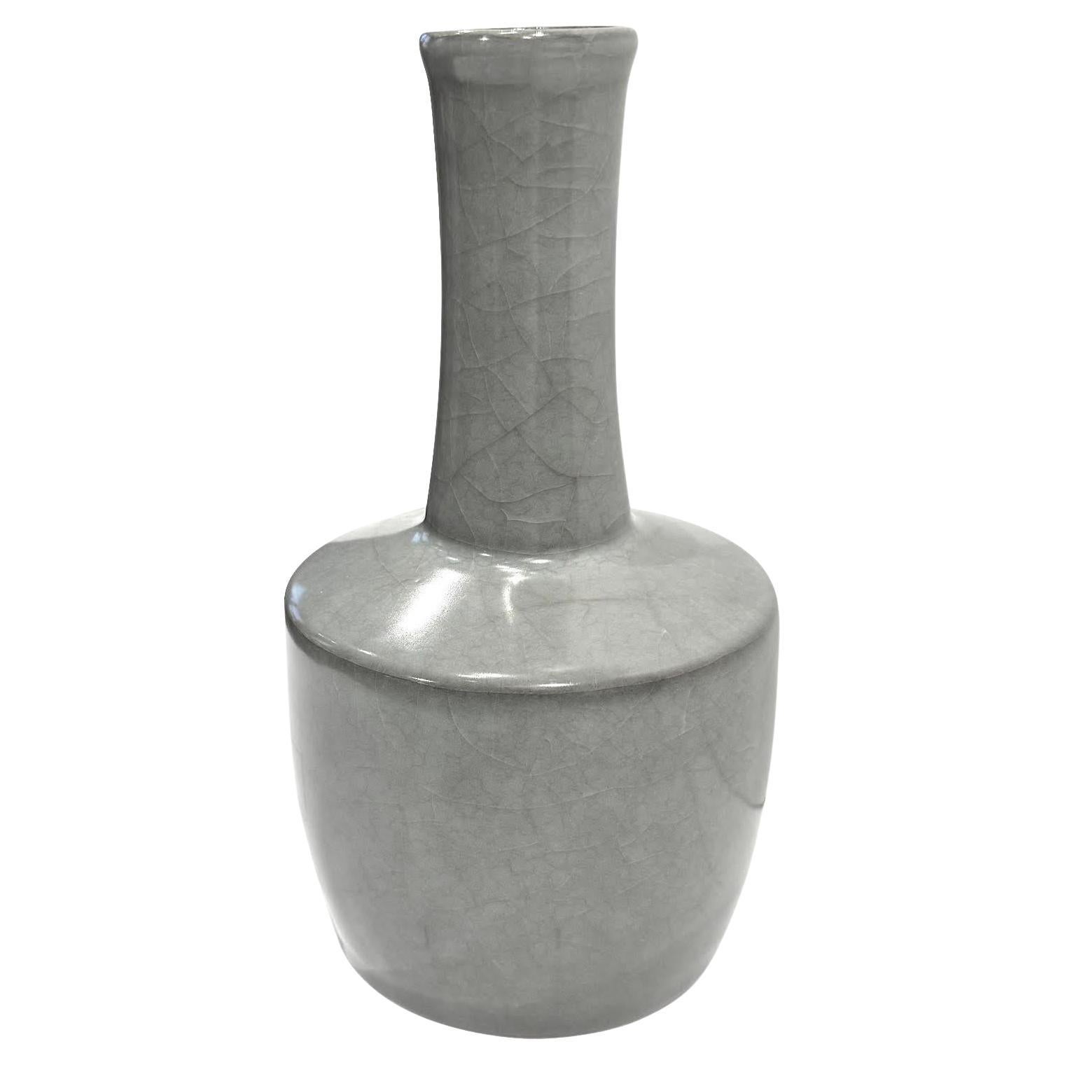 Vaso a forma di bottiglia smaltato blu/grigio, Cina, Contemporaneo