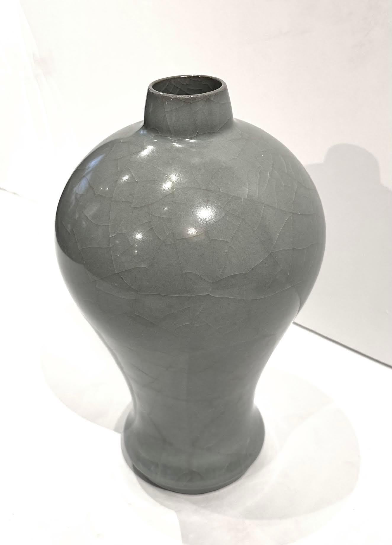 Cinese Vaso con apertura a becco piccolo smaltato blu/grigio, Cina, Contemporaneo in vendita