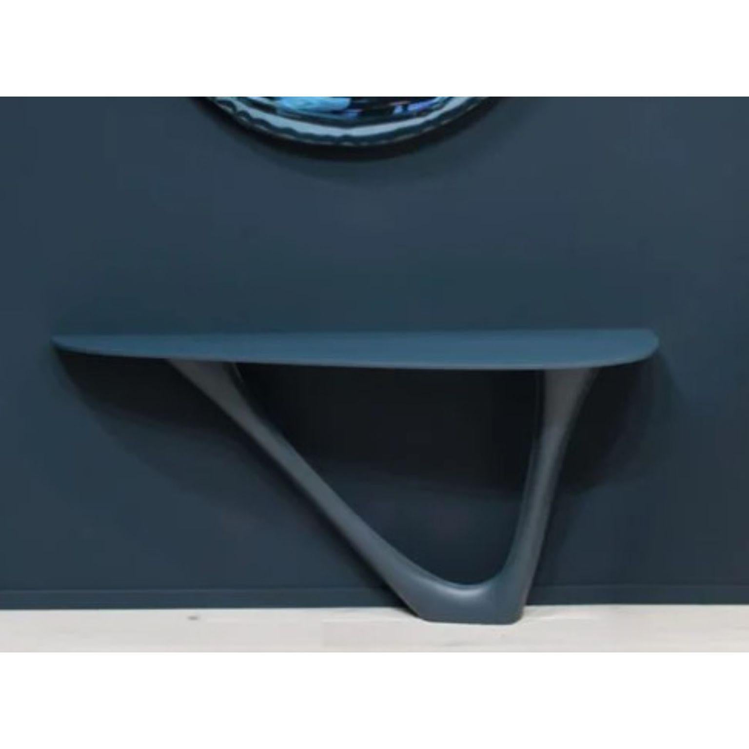 Blau-grauer G-Konsolensockel aus Stahl mit Stahlplatte von Zieta (21. Jahrhundert und zeitgenössisch) im Angebot