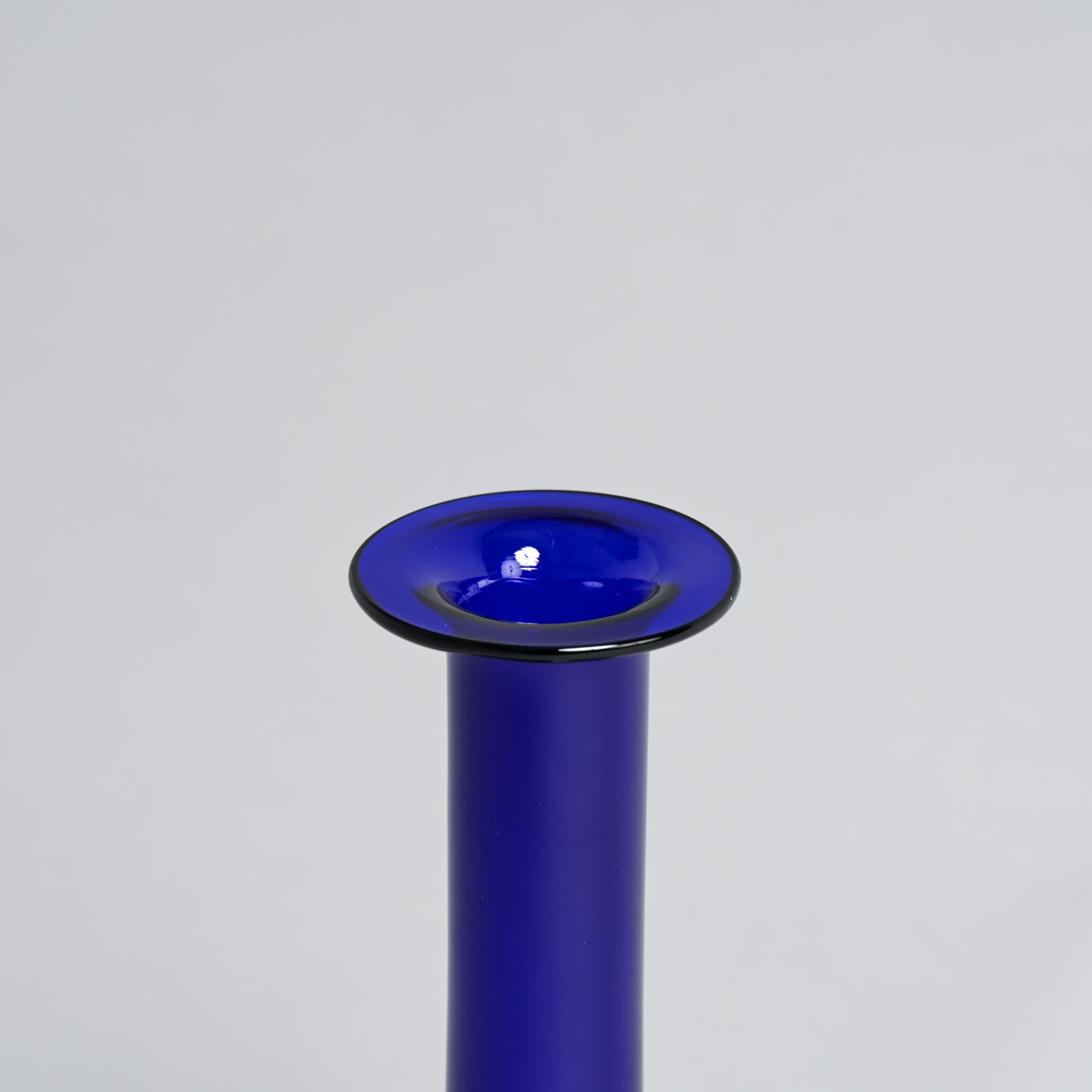 Blue Gulvase Vase by Otto Brauer for Holmegaard mediados del siglo XX en venta
