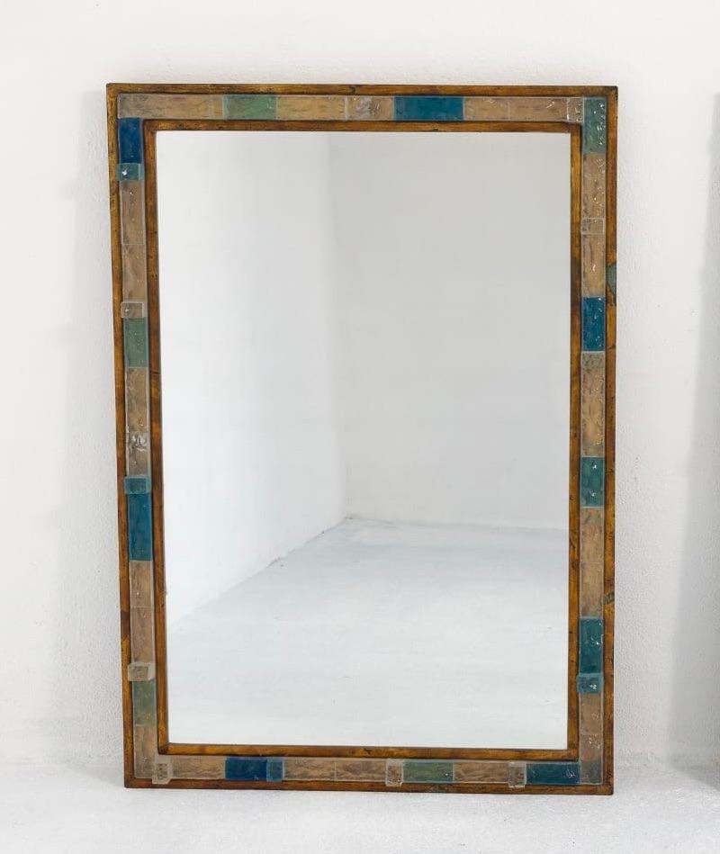 Blauer Spiegel aus gehämmertem Glas und vergoldetem Schmiedeeisen von Poliarte, Italien, 1970er Jahre (Gehämmert) im Angebot
