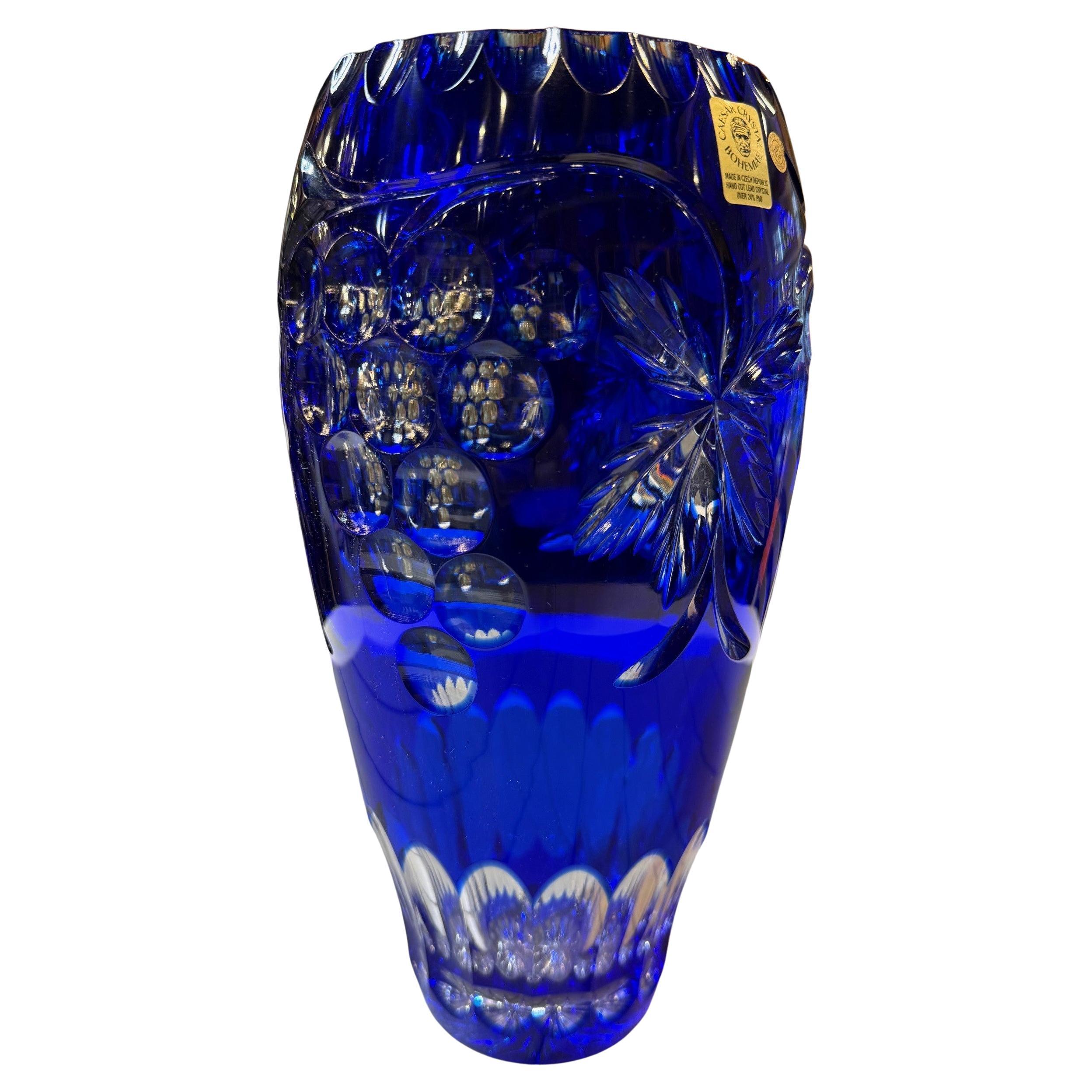 Vase en cristal bleu taillé à la main par Caesar Crystal Bohemiae Co. République tchèque