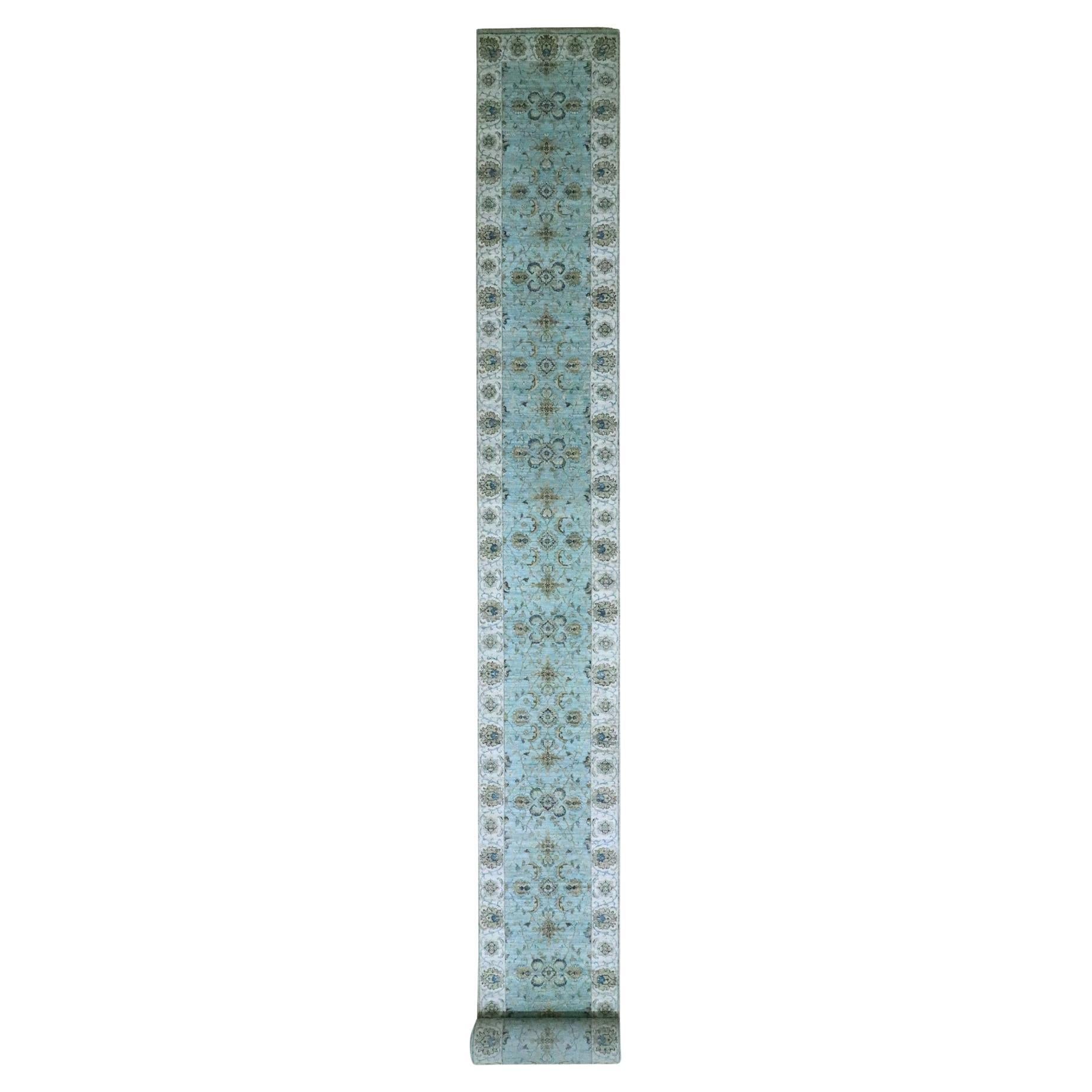 Tappeto blu annodato a mano Agra Shah Abbas Vines Design All Wool 2'6" x 29'10" in vendita