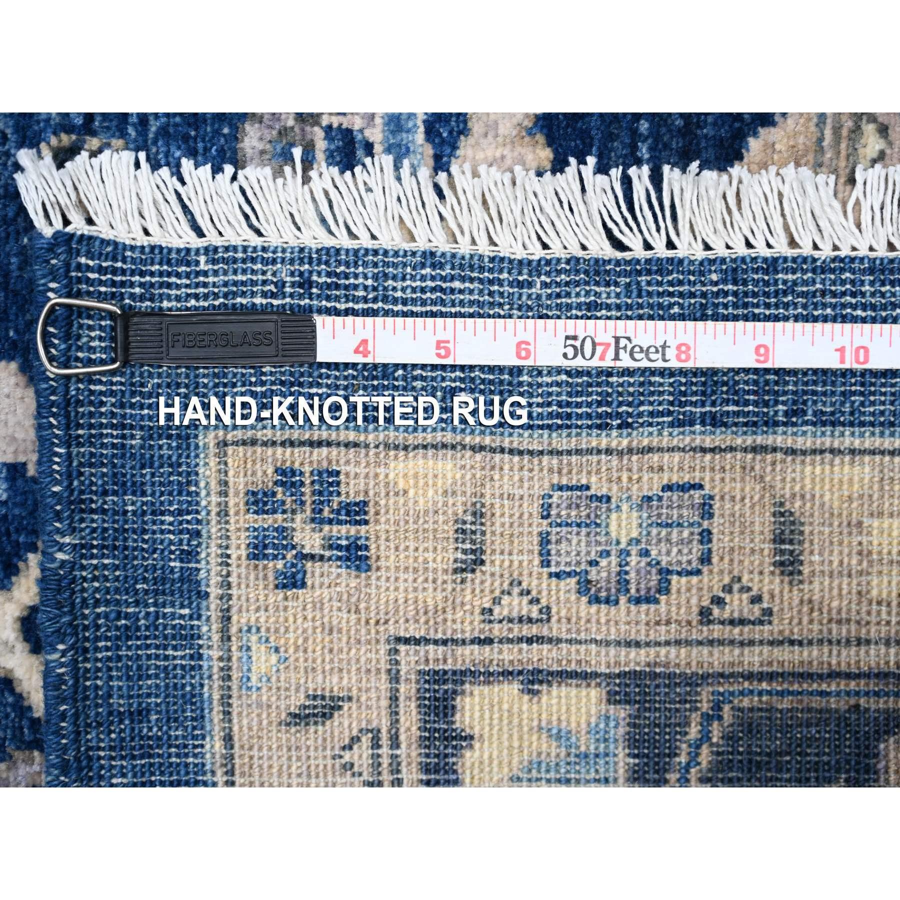 Blauer handgeknüpfter orientalischer Teppich aus feiner Wolle in Peshawar Heris Design 8'11