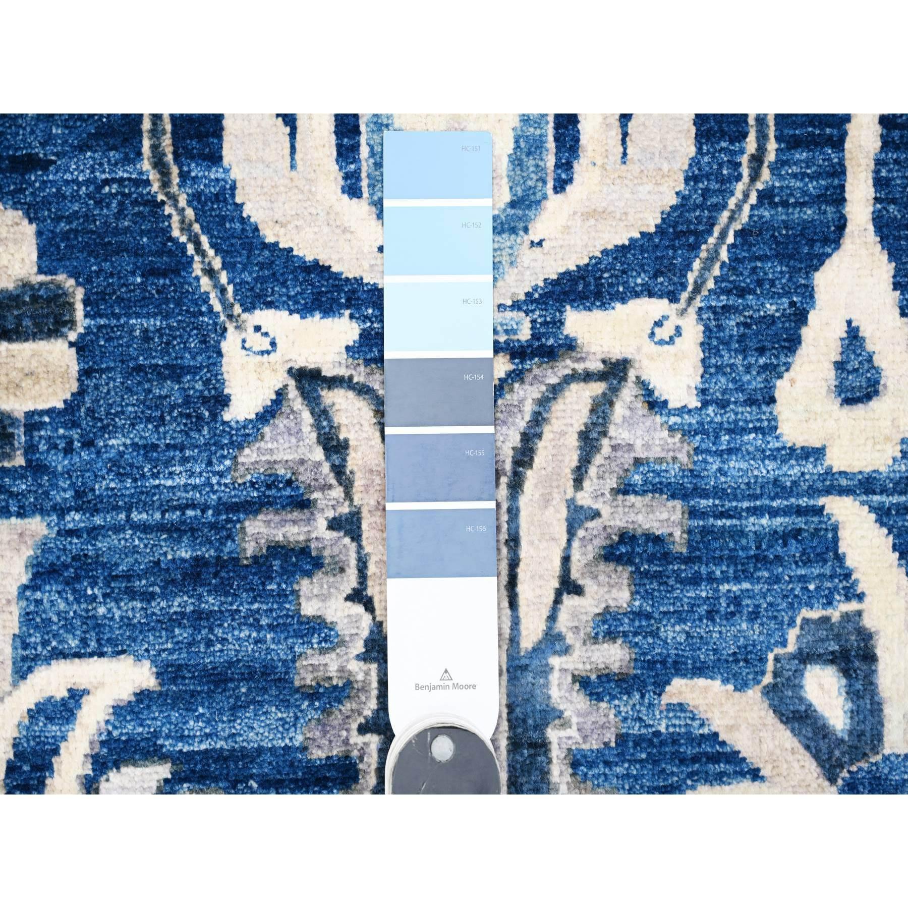 Blauer handgeknüpfter orientalischer Teppich aus feiner Wolle in Peshawar Heris Design 8'11