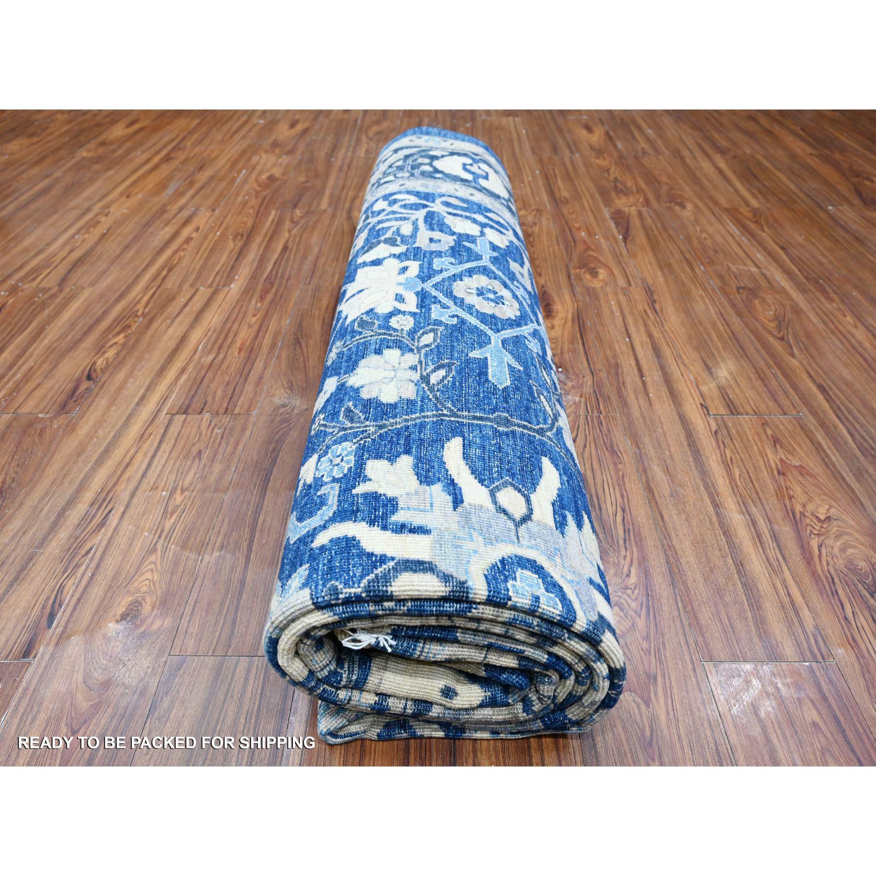 Blauer handgeknüpfter orientalischer Teppich aus feiner Wolle in Peshawar Heris Design 8'11