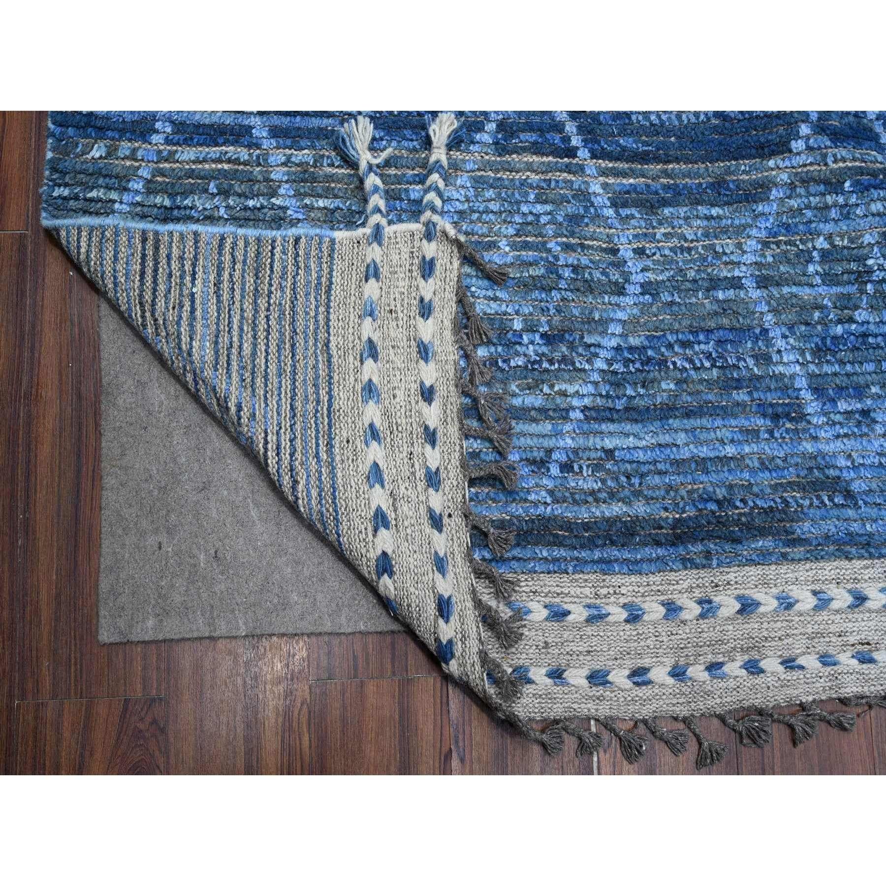 Alfombra oriental de pura lana azul anudada a mano con diseño de inspiración marroquí 12' x 18'5 Afgano en venta