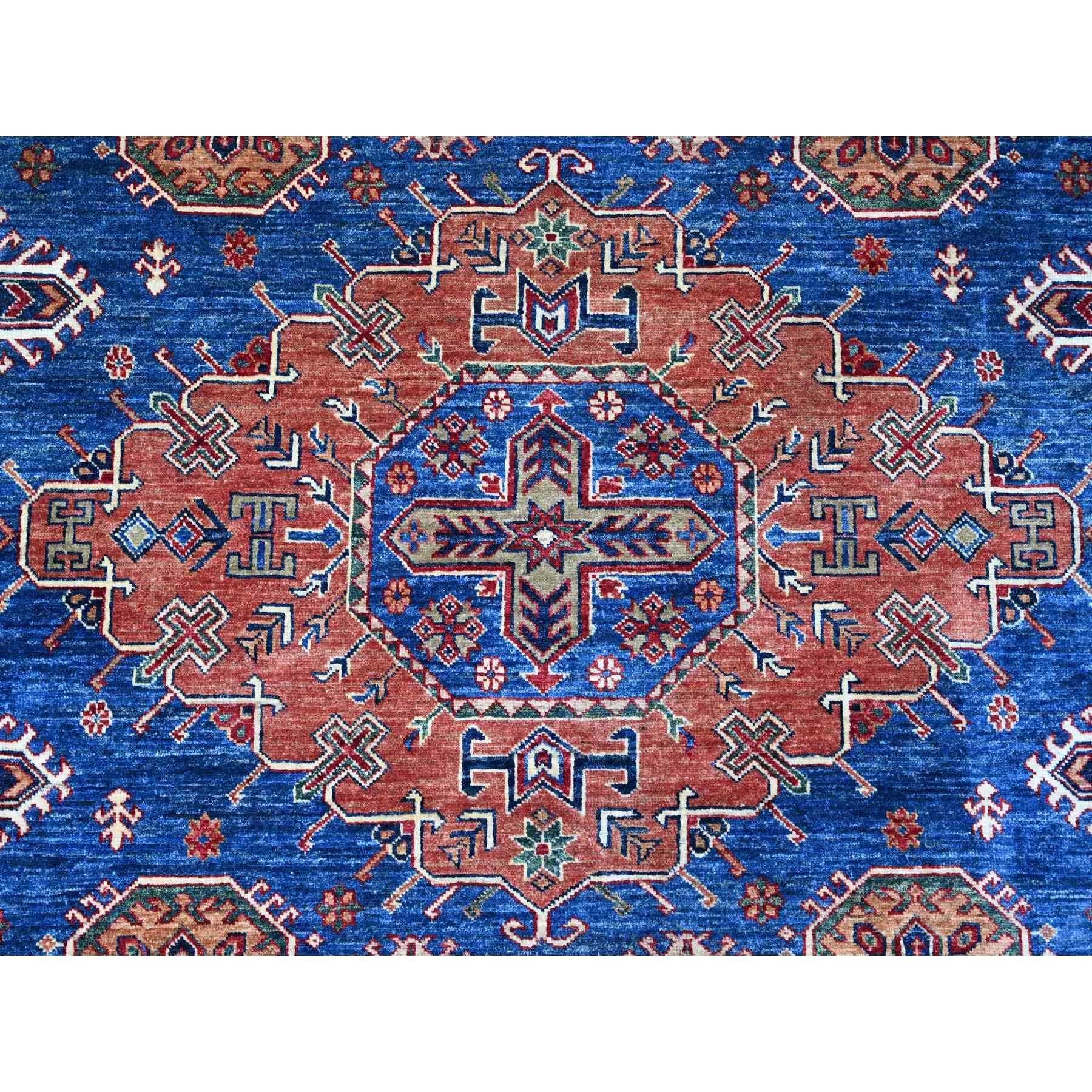 Laine Tapis oriental bleu noué à la main avec triple médaillon Super Kazak 9'8