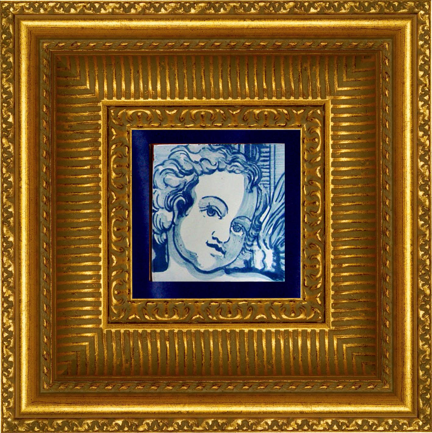 Superbe carreau de céramique portugais ou azulejo bleu peint à la main, de style baroque, représentant un ange ou un chérubin, datant du 18e siècle
Ce carreau peint en bleu sur fond blanc, typique du Portugal du 18e siècle, a donné le goût des