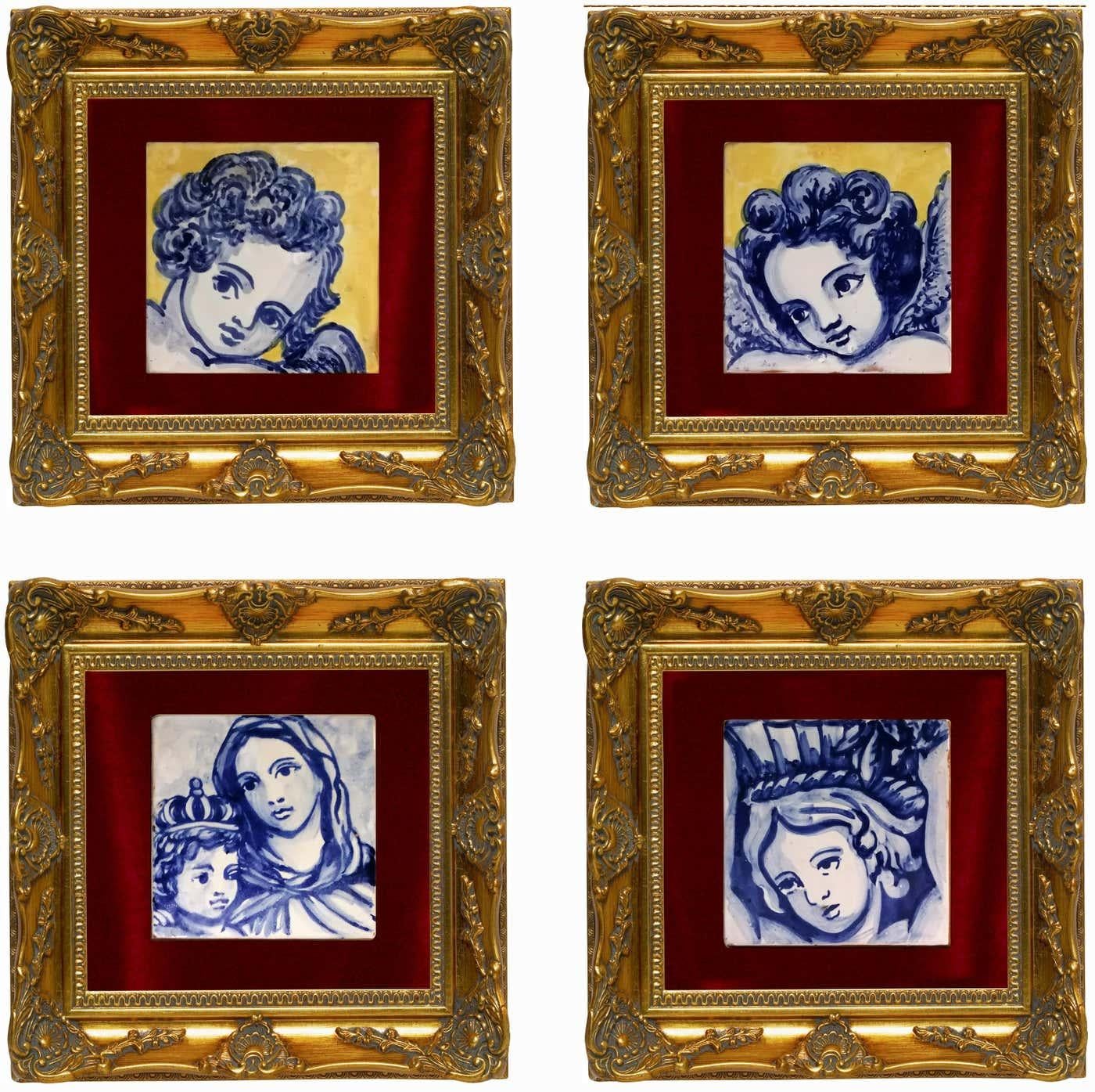 Smaltato Mattonella di ceramica portoghese blu dipinta a mano con cherubino o angelo o Azulejo in vendita
