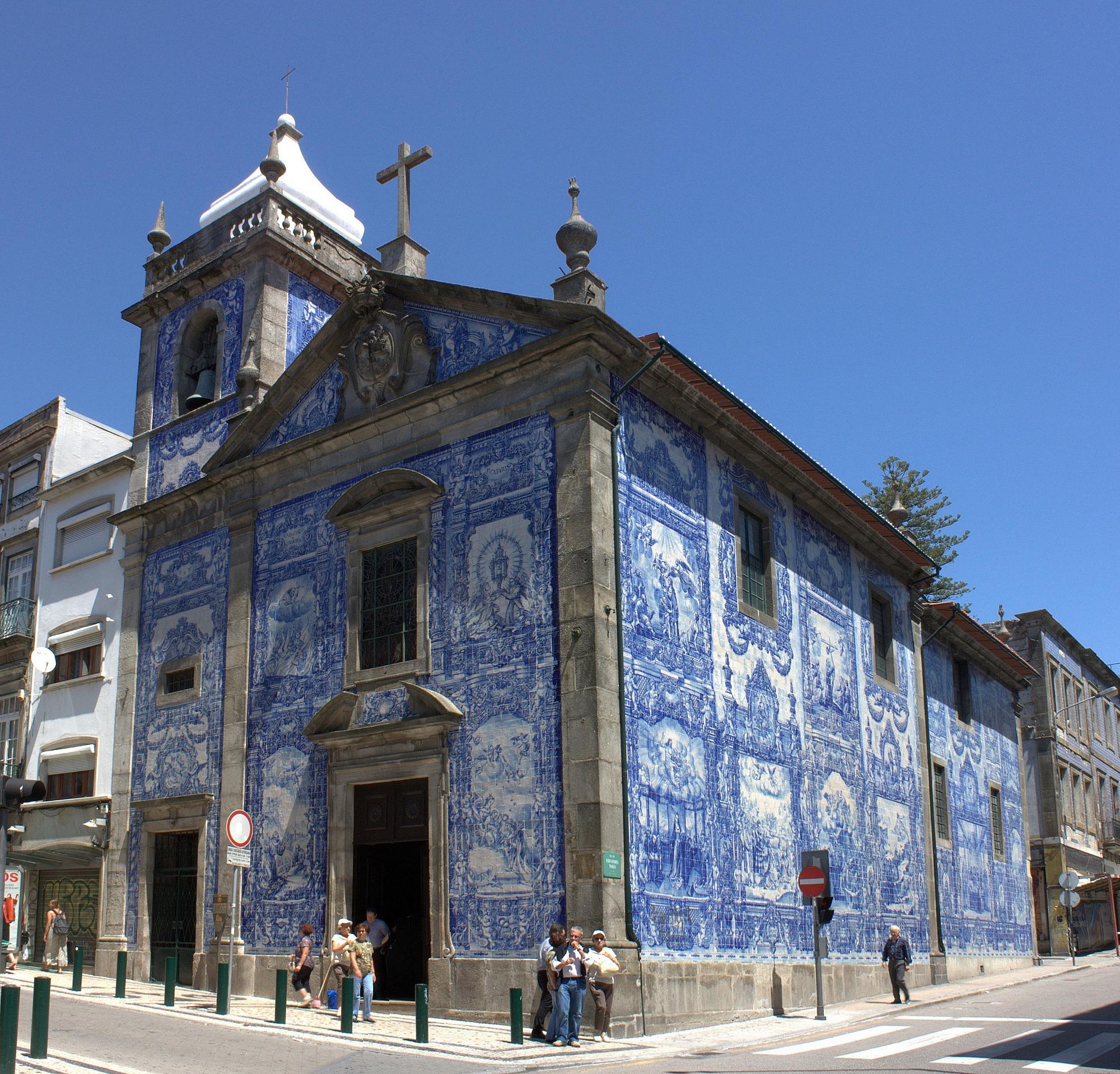 Delft Mattonella di ceramica portoghese blu dipinta a mano con cherubino o angelo o Azulejo in vendita