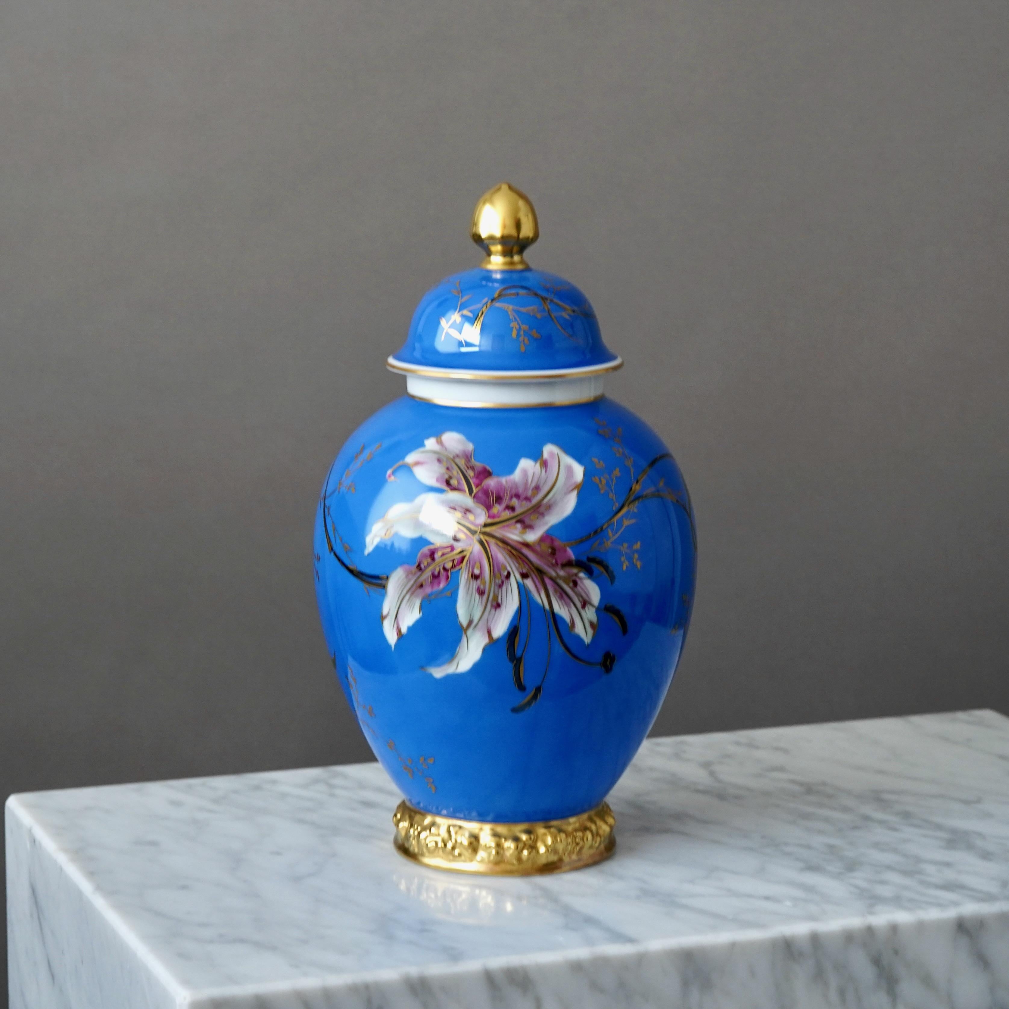 Blue Hand-Painted Rosenthal Art Deco Lidded Jar with Orchids. Germany, 1930s In Good Condition For Sale In Malmö, SE