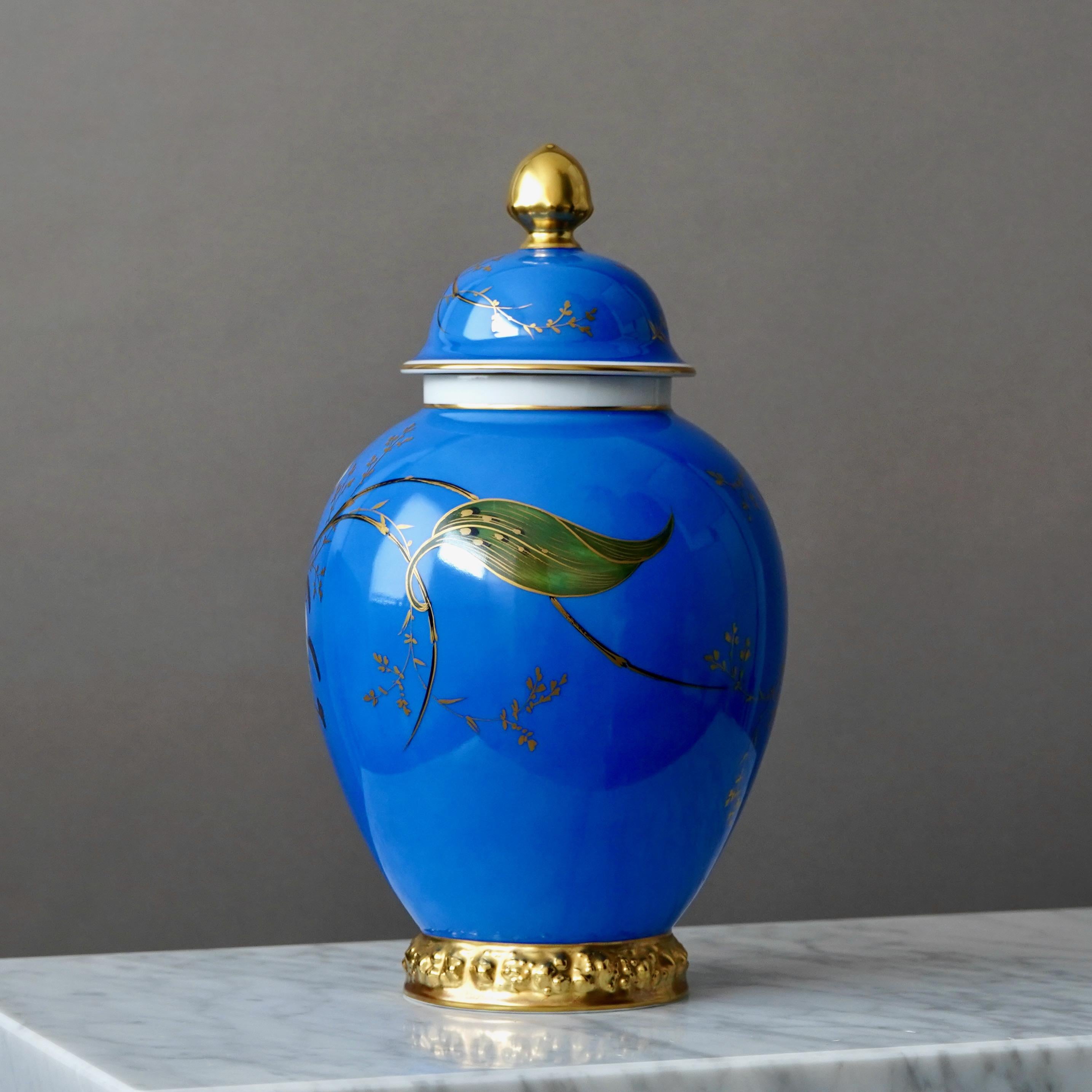 Blue Hand-Painted Rosenthal Art Deco Lidded Jar with Orchids. Germany, 1930s For Sale 1