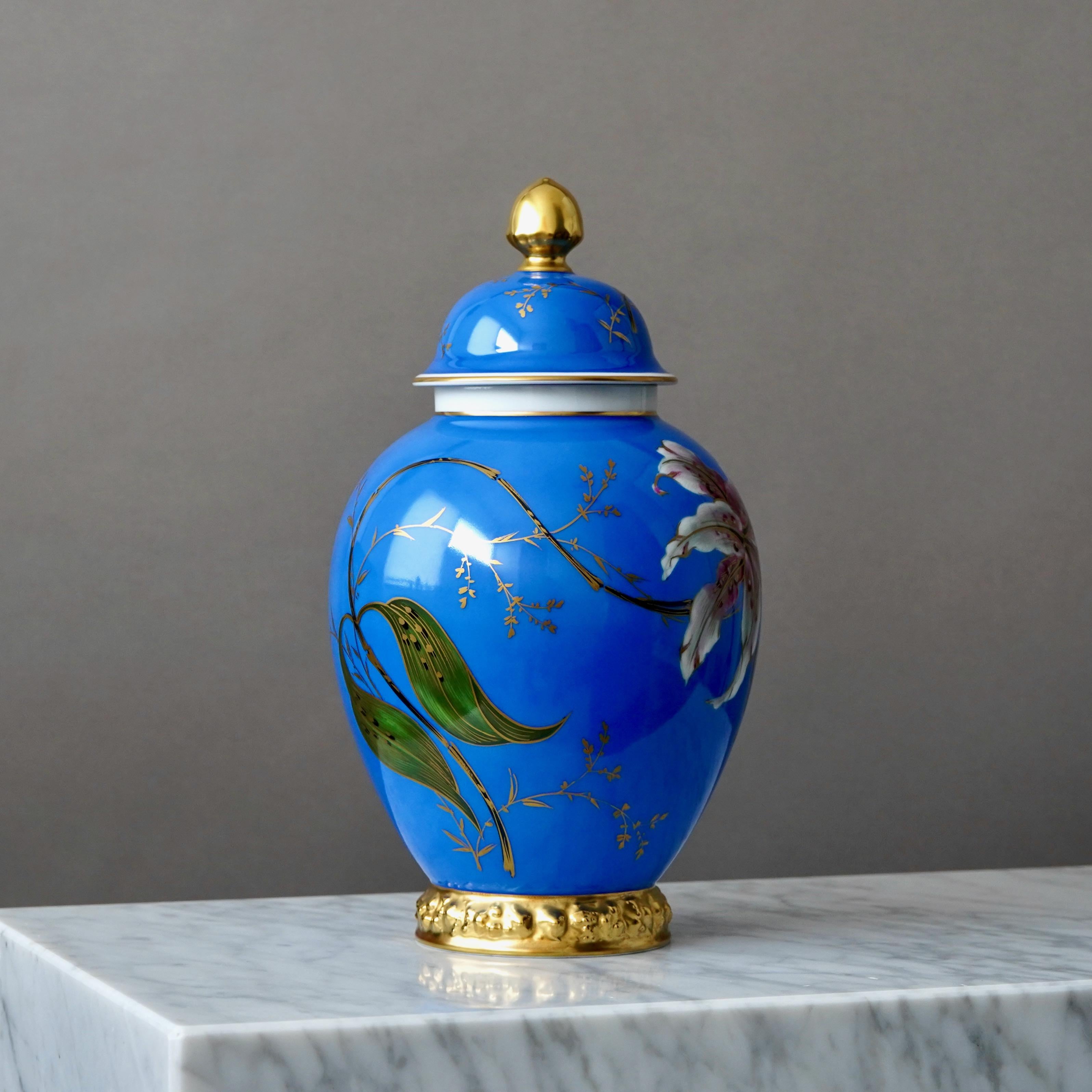 Blue Hand-Painted Rosenthal Art Deco Lidded Jar with Orchids. Germany, 1930s For Sale 3
