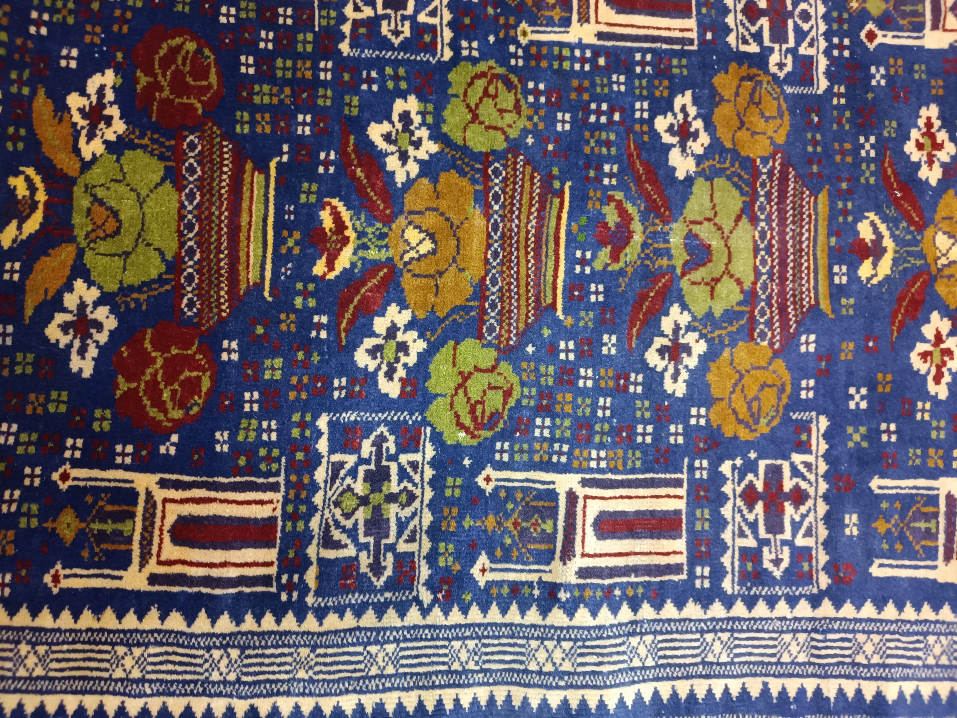 Blauer handgefertigter Balouch-Teppich Balouch-Teppich, persischer rustikaler Vintage-Teppich mit Tiermuster im Angebot 5