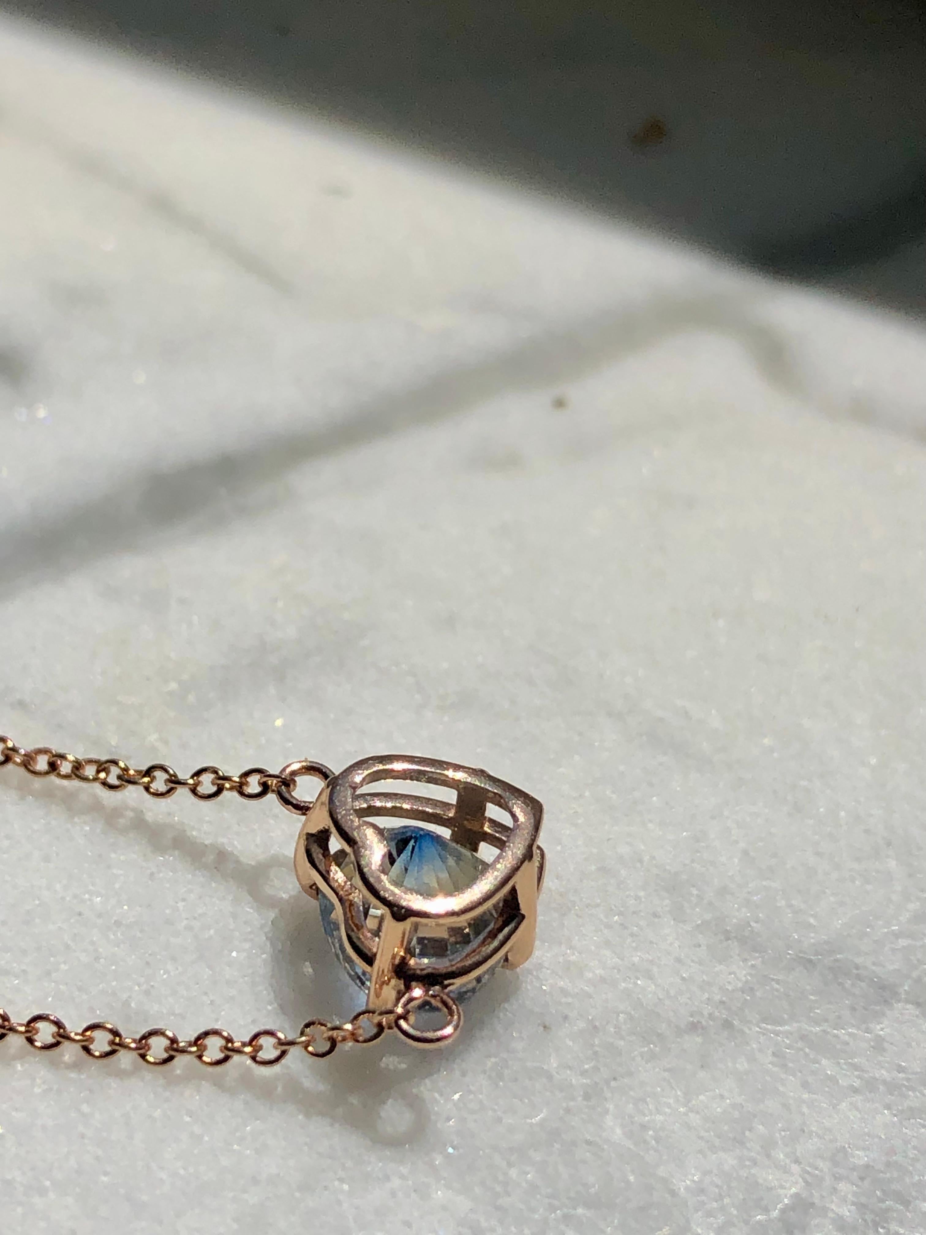 Blue Heart Shape Ceylon Sapphire Pendant Necklace 18k Rose Gold For Sale 2