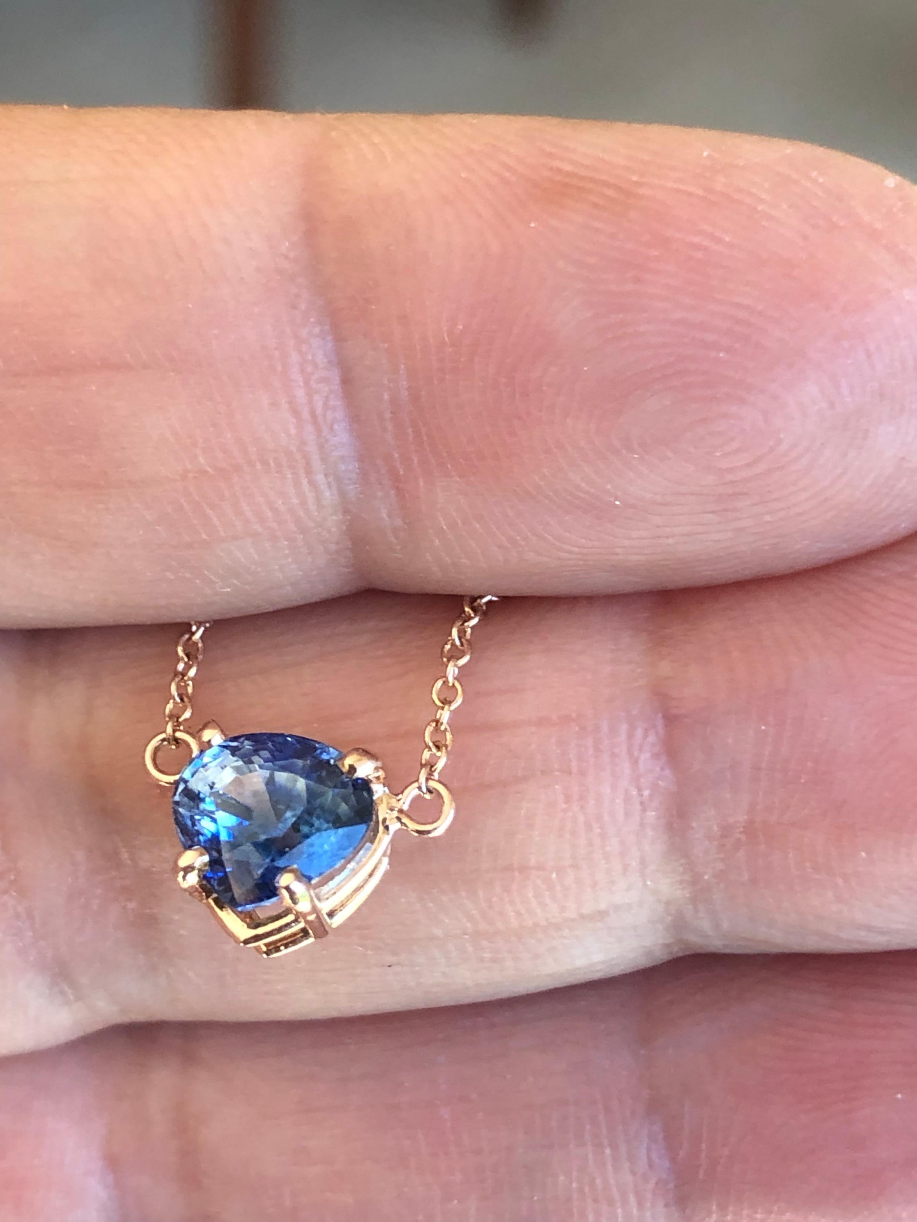 Blue Heart Shape Ceylon Sapphire Pendant Necklace 18k Rose Gold For Sale 3